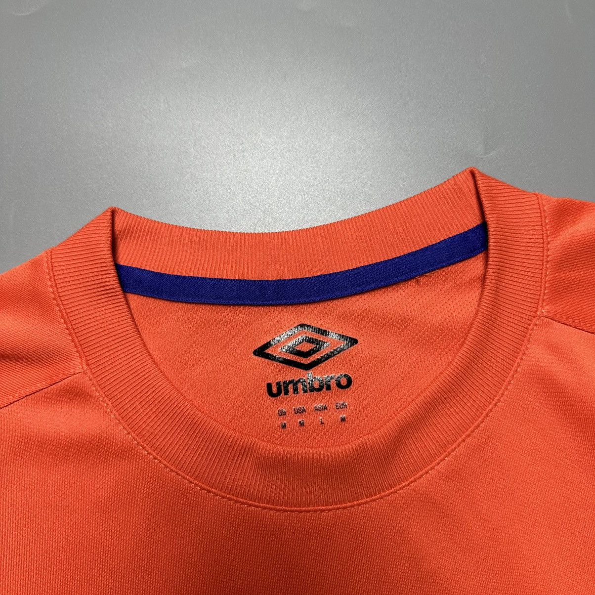 Umbro EVERTON UMBRO 2015/2016 FOOTBALL SOCCER TRAINING JERSEY Size US M / EU 48-50 / 2 - 5 Thumbnail