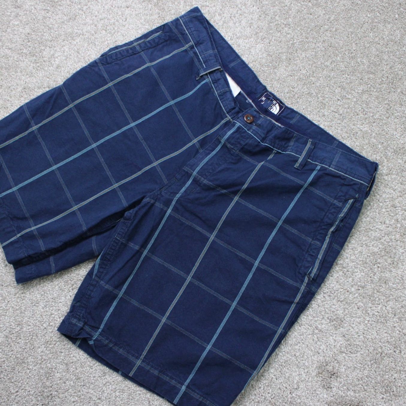 The North Face The North Face Chino Shorts Mens 36 Blue 100% Cotton Flat Front Inseam 10" Regular Rise Mid Front Zip Pockets Logo Size US 36 / EU 52 - 3 Thumbnail