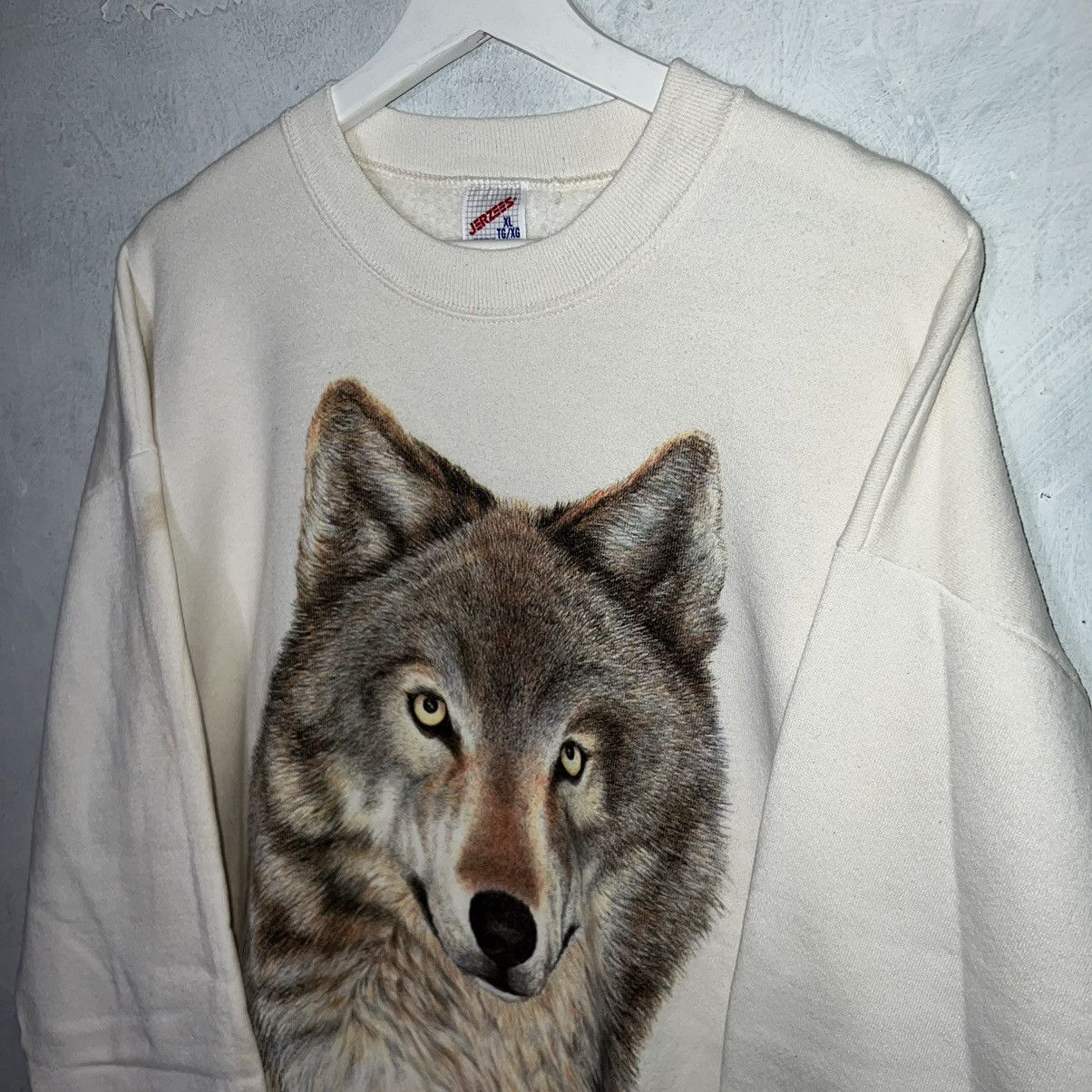 High quality Vintage native american wolf sweatshirt