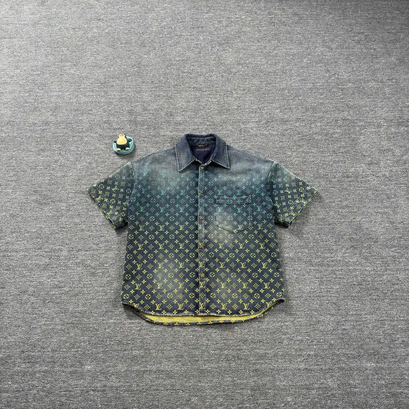 Louis Vuitton Louis Vuitton Green Cotton Men's Shirt 0089 Size S / US 4 / IT 40 - 1 Thumbnail