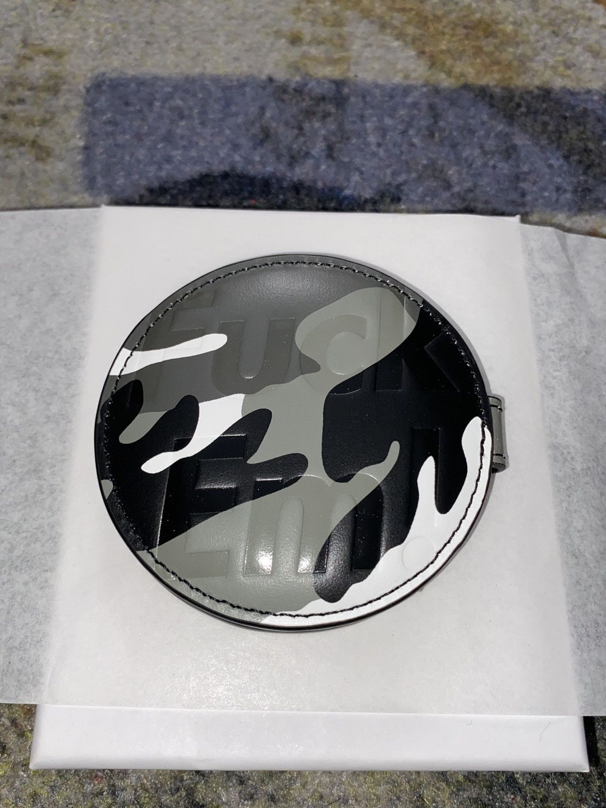 Supreme Supreme Fuck Em Leather Pocket Mirror Black Size ONE SIZE - 2 Thumbnail