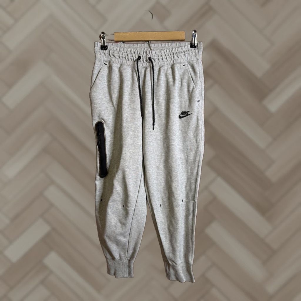 Nike Nike Tech Fleece Jogger Pants Women M Gray CW4292-063 Athletic Sweatpants Size 32" / US 10 / IT 46 - 1 Thumbnail