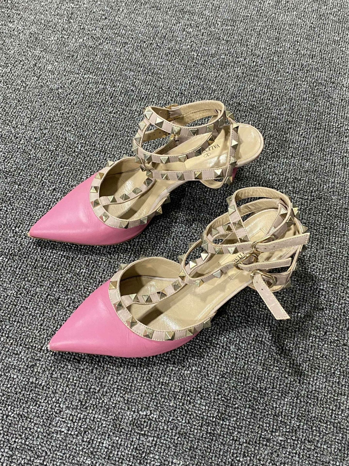 Valentino Valentino Pink Lowtop Sneakers us_7 Women Size US 7 / IT 37 - 1 Thumbnail