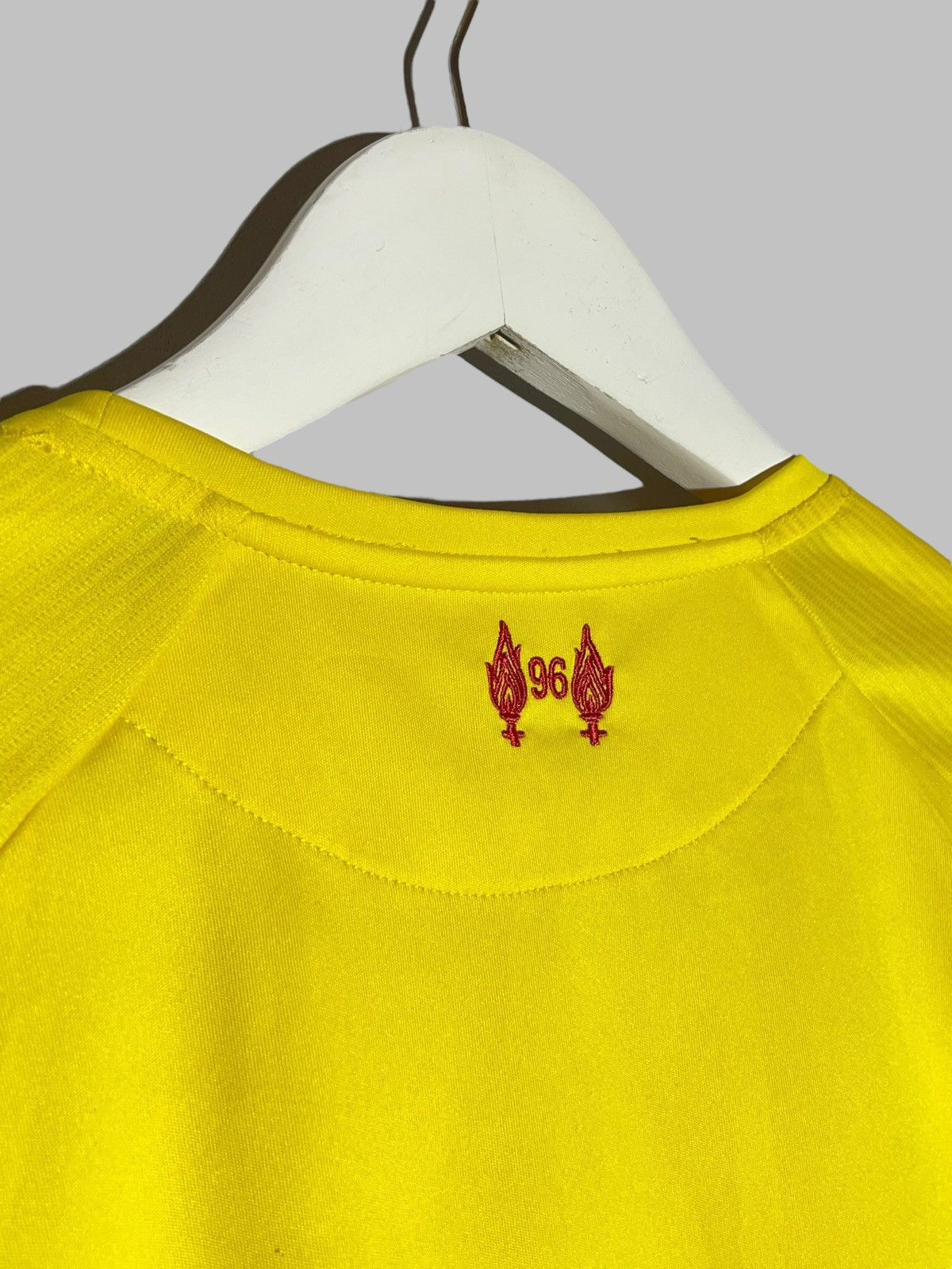 Warrior Liverpool FC Warrior 2014/15 Away Football Shirt Size US M / EU 48-50 / 2 - 10 Thumbnail