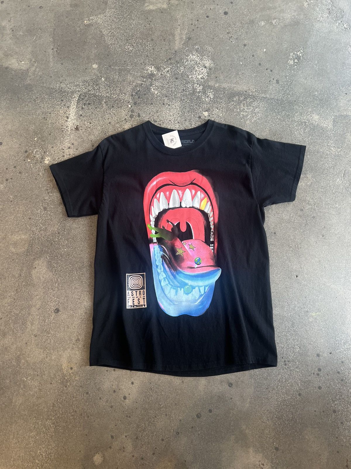 Travis Scott Travis Scott Astroworld festival tee Size US M / EU 48-50 / 2 - 1 Thumbnail