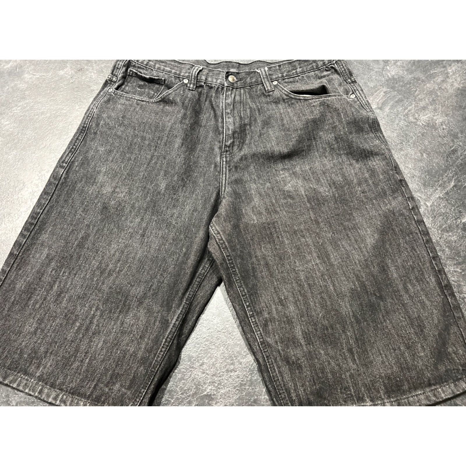 Rocawear VINTAGE Rocawear Bermuda Shorts Mens 40 Black Denim 90s Grunge Baggy Wide Leg Embroidered Cotton Polyester Casual Men Size US 40 / EU 56 - 7 Thumbnail