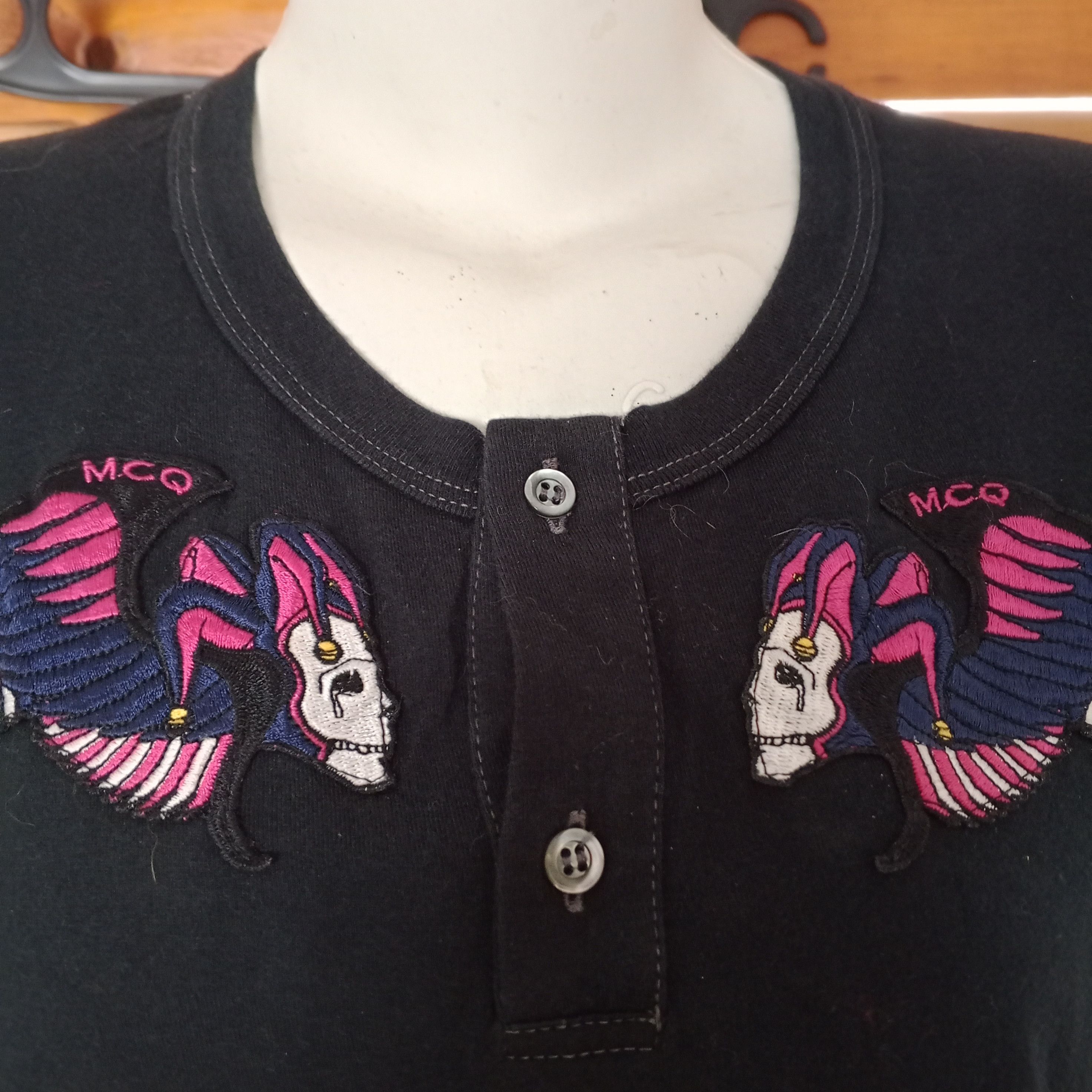 Alexander McQueen × Vintage VIntage Aleqander Mqueen Skull Clown Black Tops Size S / US 4 / IT 40 - 2 Thumbnail