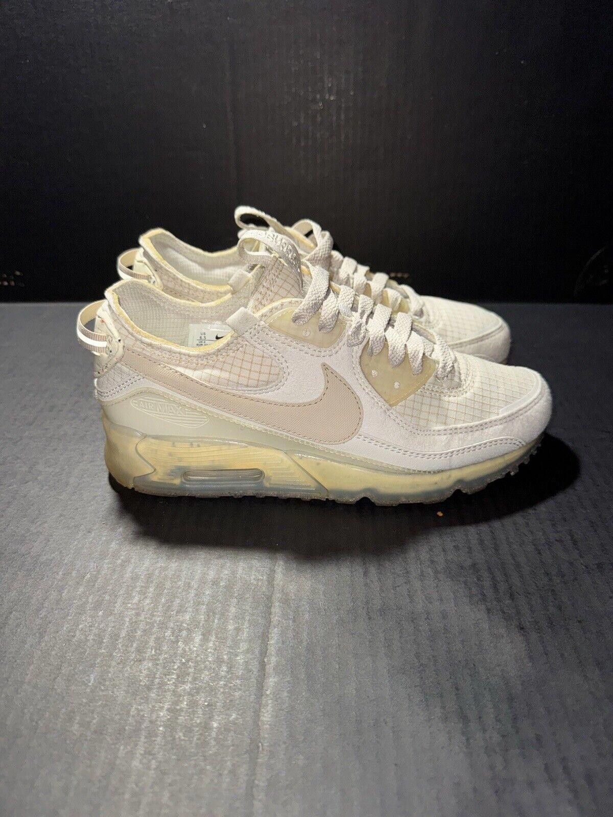 Nike Nike WMNS Air Max 90 Terrascape Light Bone DC9450-001 6.5 Size US 6.5 / IT 36.5 - 1 Thumbnail