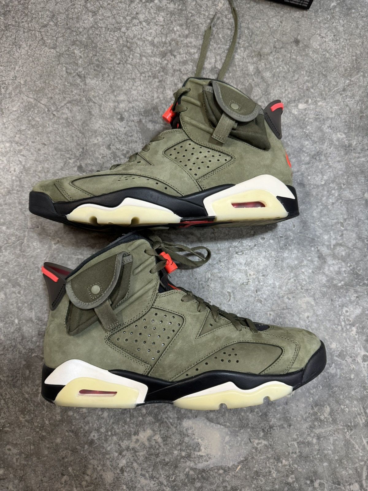 Travis Scott Jordan 6
