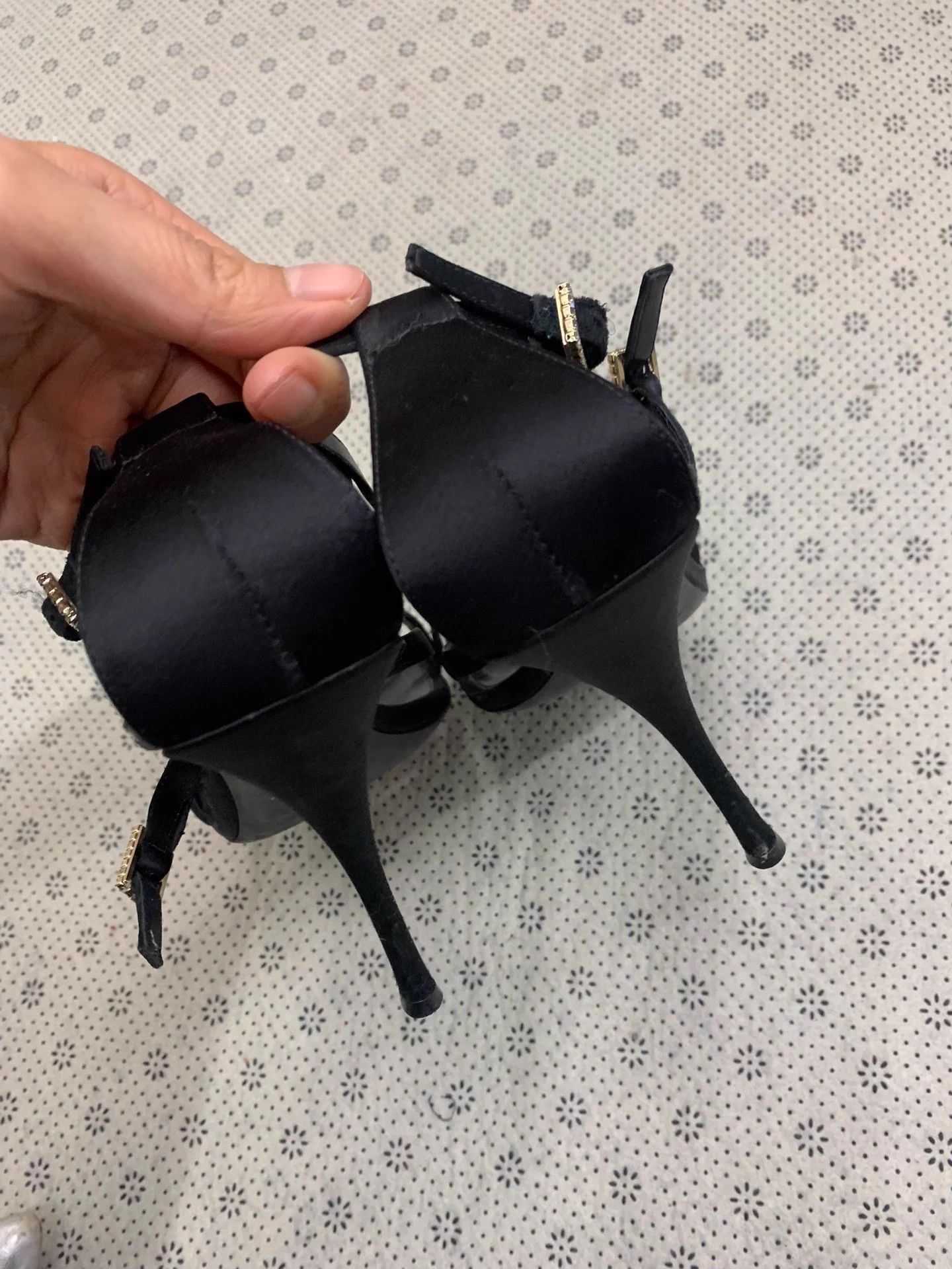 Roger Vivier Roger Vivier black crystal pearl heeled sandal 39.5 Size US 8.5 / IT 38.5 - 4 Thumbnail