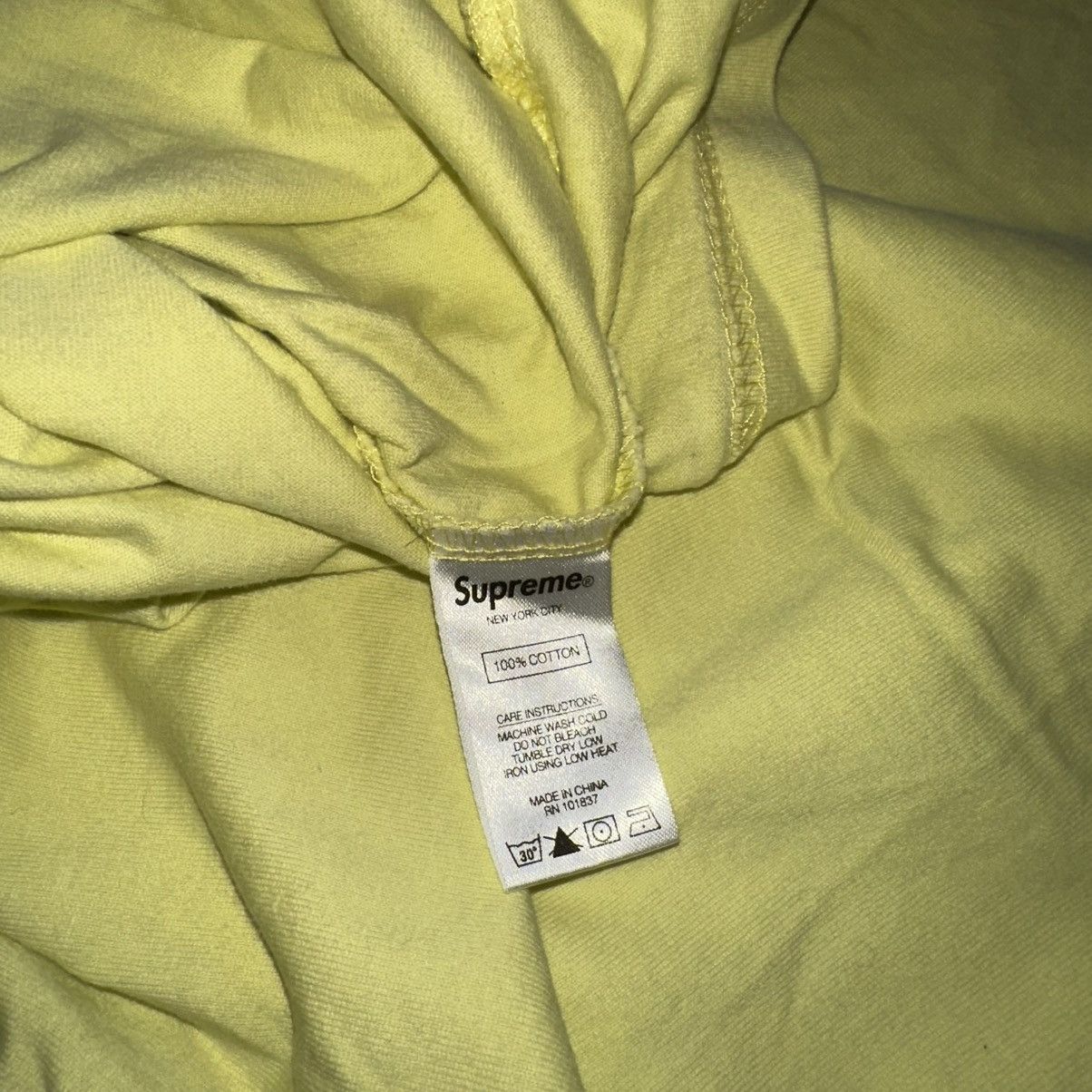 Supreme Supreme Small Box Logo T-shirt sz Large Neon Yellow Size US L / EU 52-54 / 3 - 4 Thumbnail