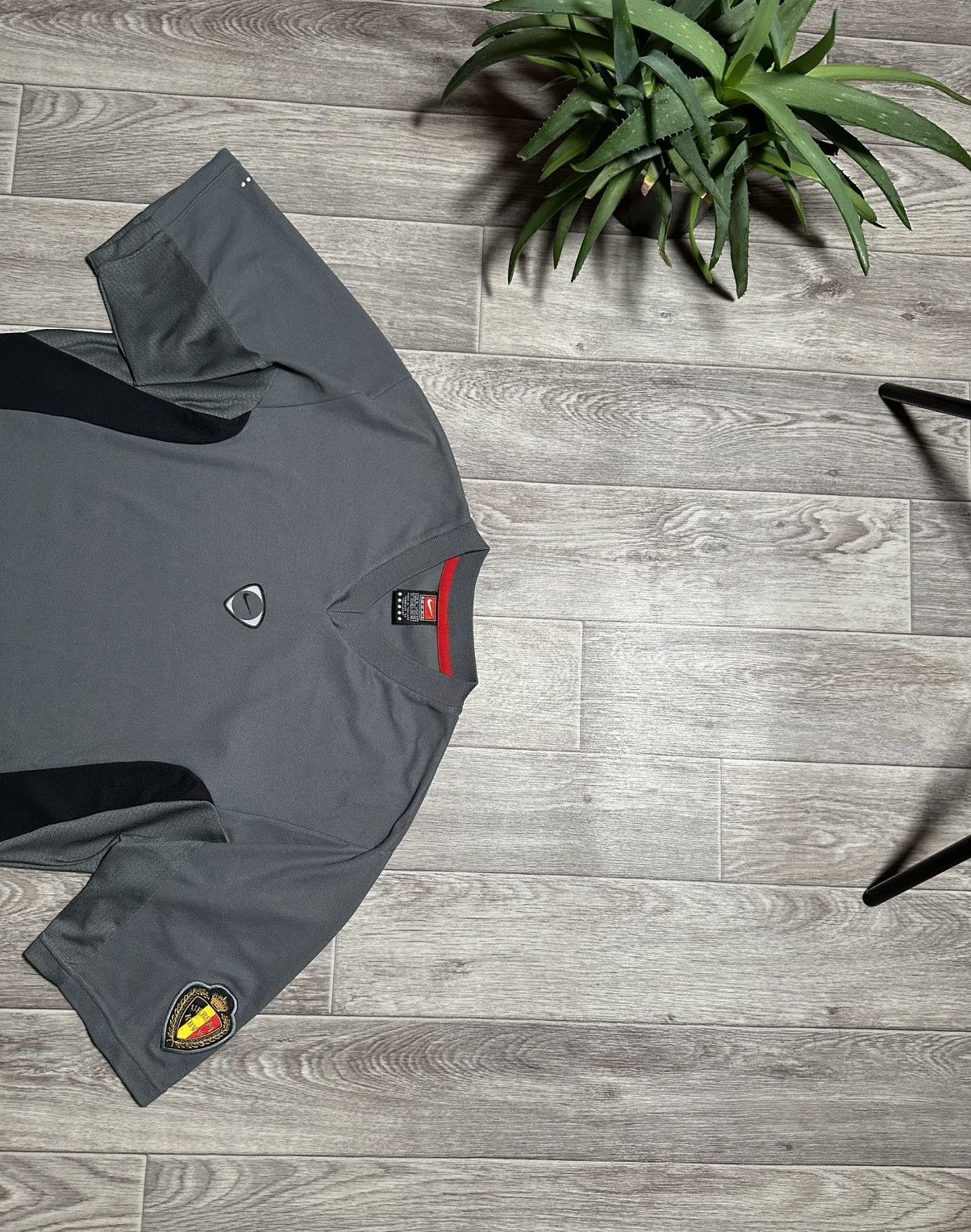 Nike Vintage 2000’s Nike Team Belgium Center Logo Blokecore Tee Size US S / EU 44-46 / 1 - 3 Thumbnail