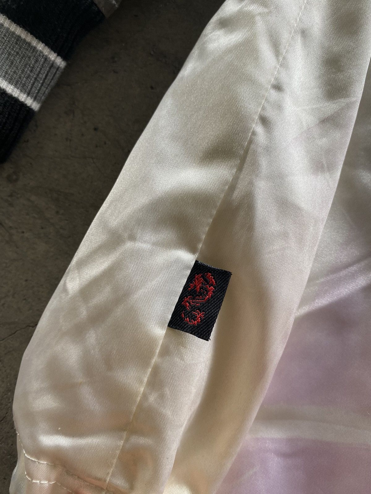 Dogtown 2000s Dogtown - Vintage Nylon Iconic Logo Jacket Size US L / EU 52-54 / 3 - 12 Thumbnail