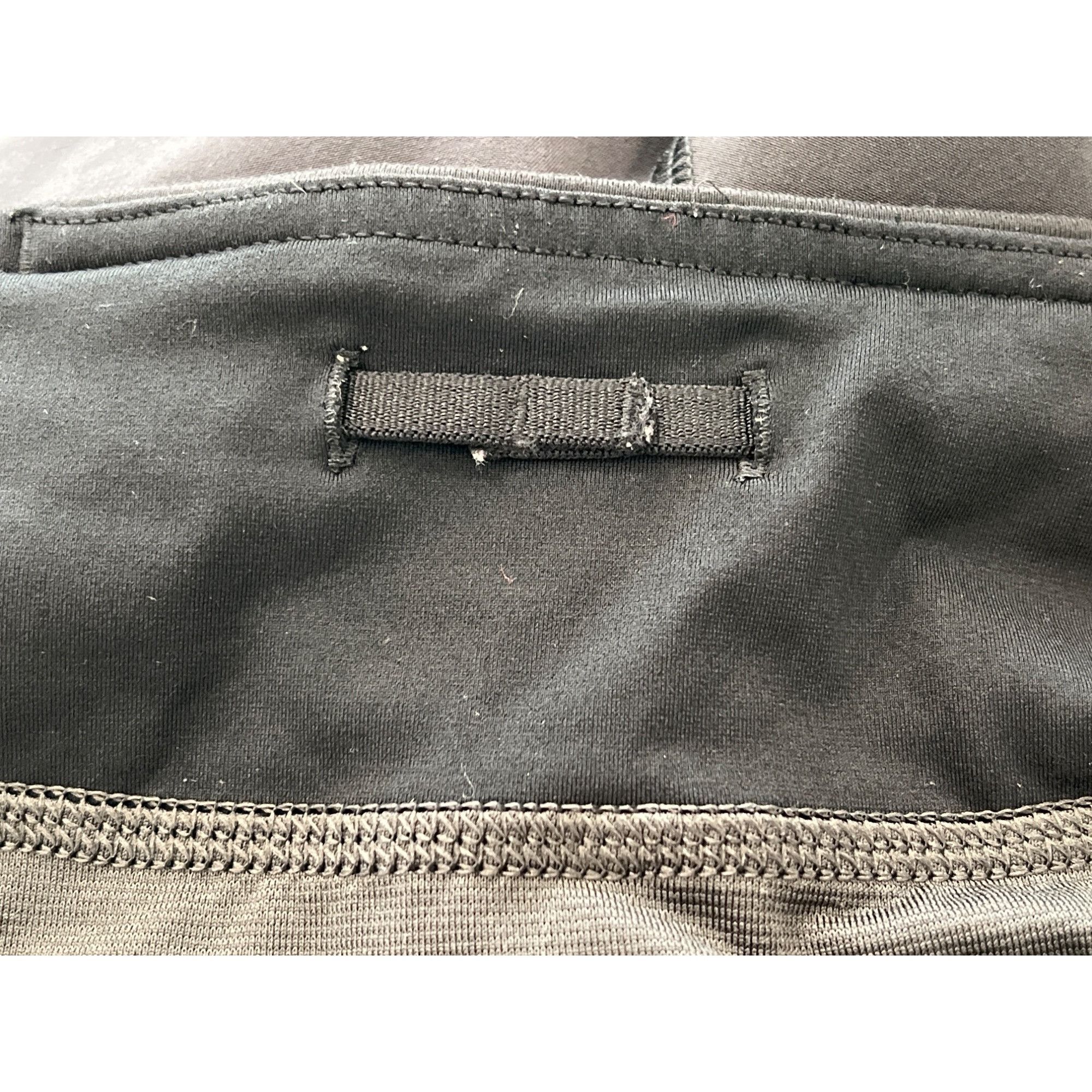 Lululemon 𝓛𝓾𝓵𝓾𝓵𝓮𝓶𝓸𝓷 speed up Size 6 3” inseam Size 28" / US 6 / IT 42 - 4 Thumbnail