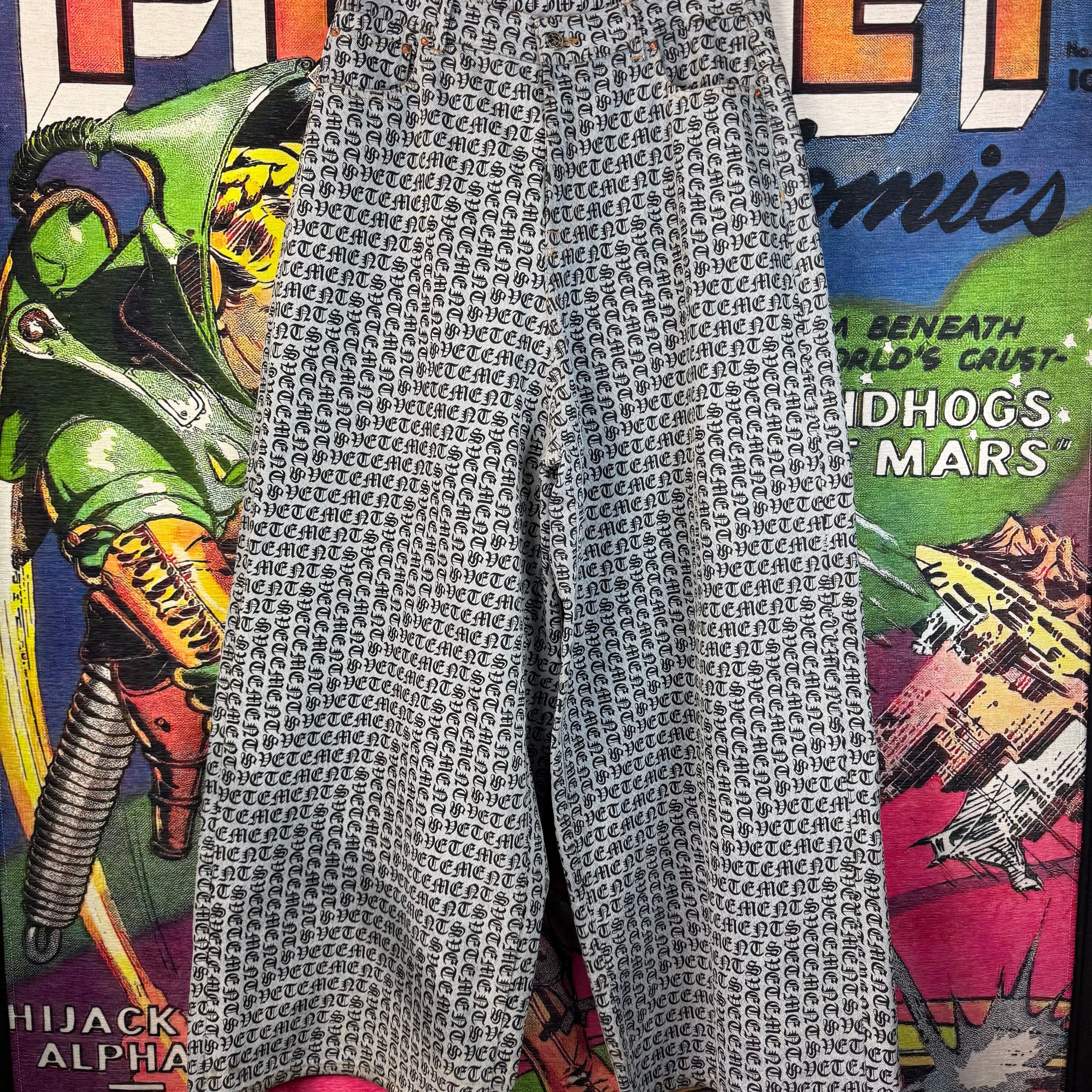 Vetements Vetements Gothic Monogram Baggy Denim Jeans Size US 33 - 1 Thumbnail
