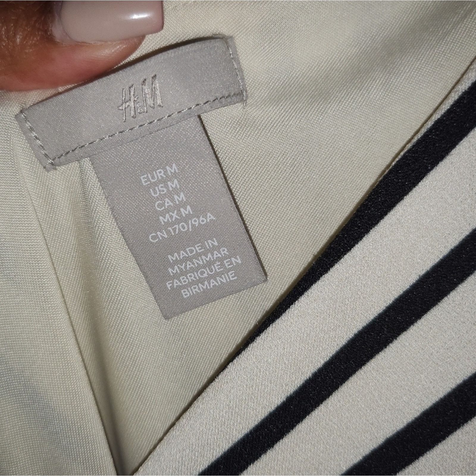H&M BLACK/OFF WHITE STRIPE DRESS Size M / US 6-8 / IT 42-44 - 3 Thumbnail