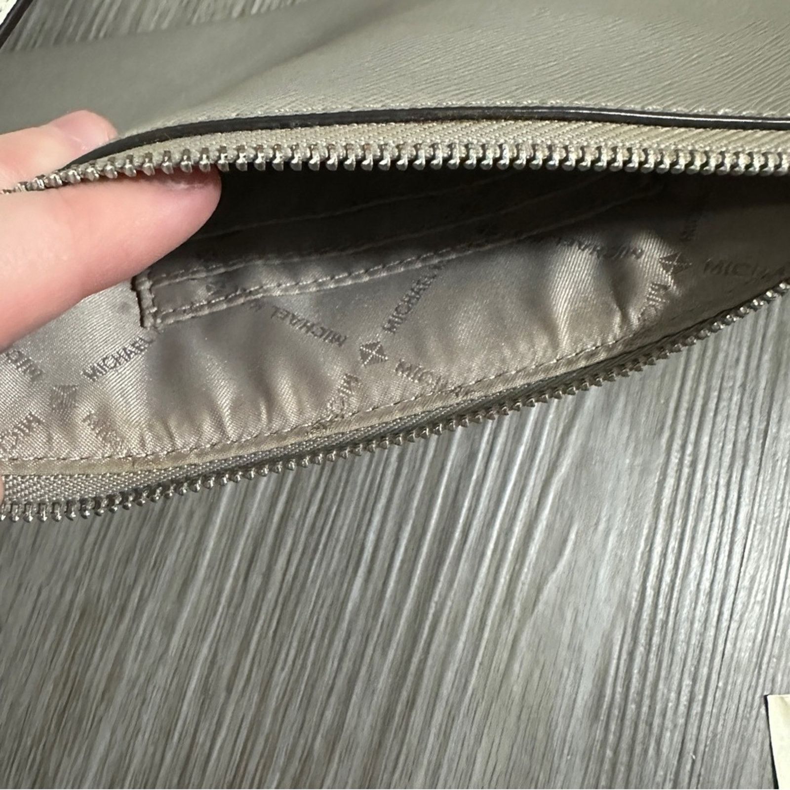 Michael Kors Michael Kors Jet Set Travel Trio 3 in 1 Wristlet Size ONE SIZE - 12 Thumbnail