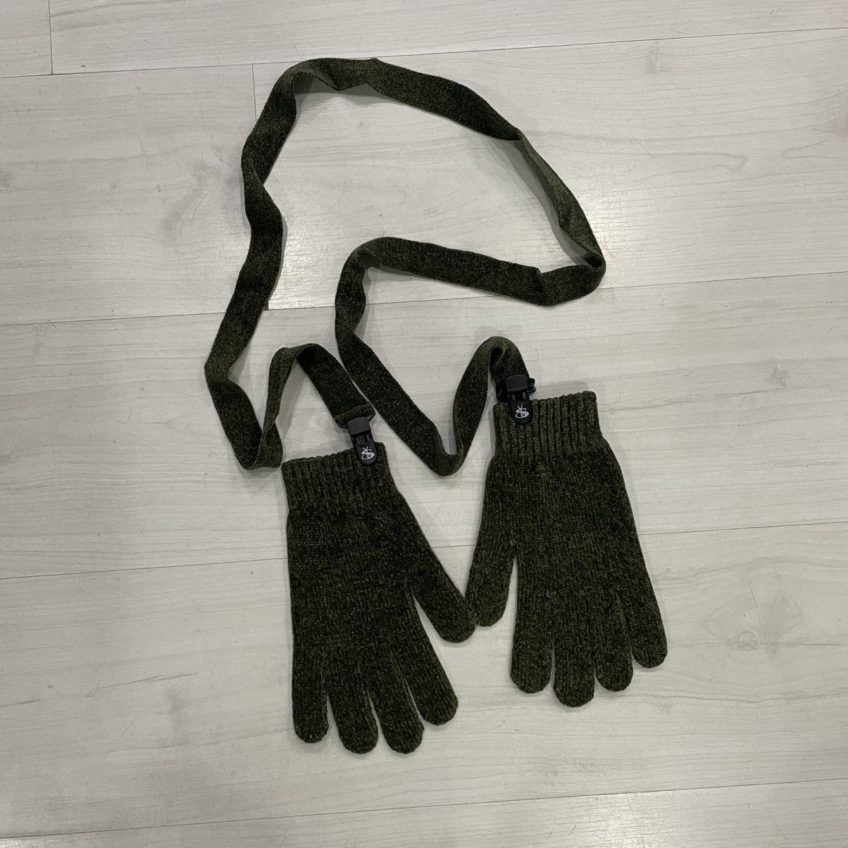 Yardsale - Chenille Gloves Green, Men's — image 3 of 6