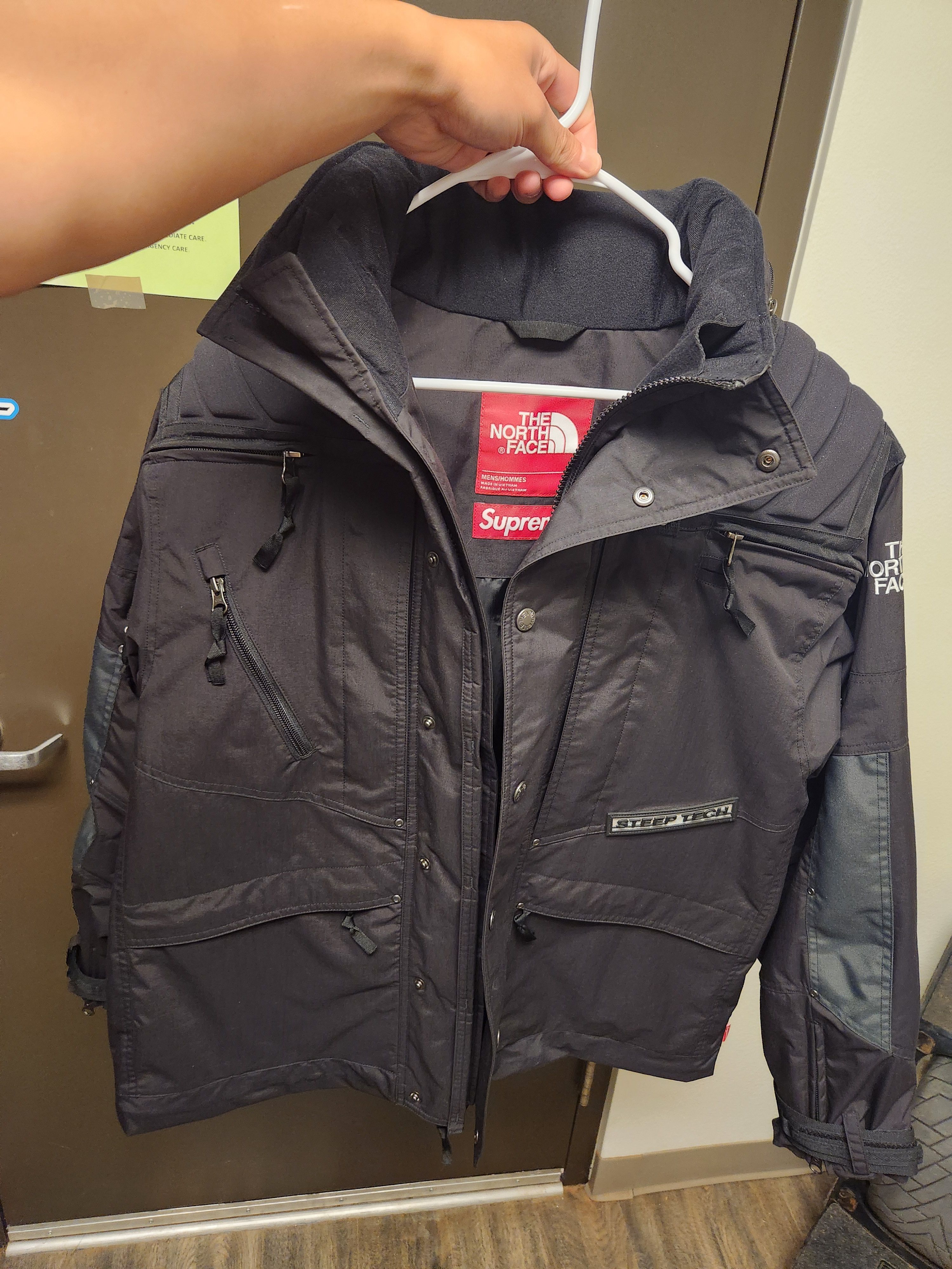 image of Supreme The North Face Fw22 Steep Tech Apogee Jacket in Black, Men's (Size Medium)