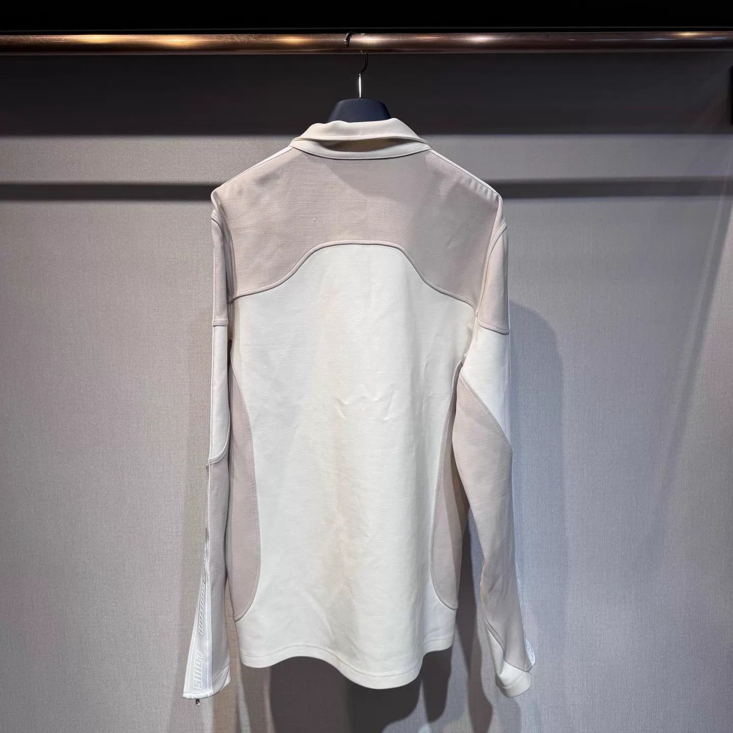 Louis Vuitton LOUIS VUITTON FW22 white xxl cuff zip slit jacket Size US XXL / EU 58 / 5 - 2 Thumbnail