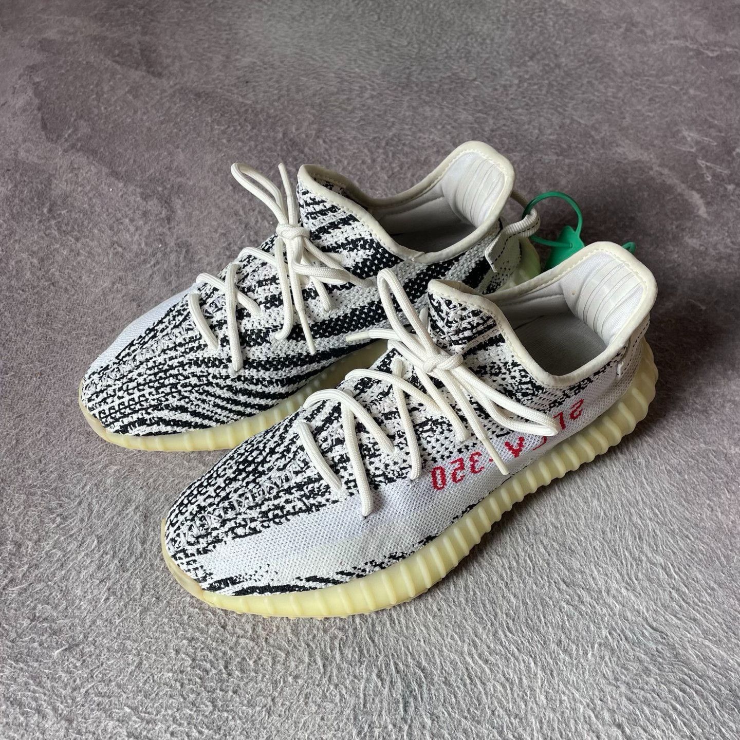 Yeezy Yeezy White Lowtop Sneakers 44 Men Size US 10.5 / EU 43-44 - 1 Thumbnail
