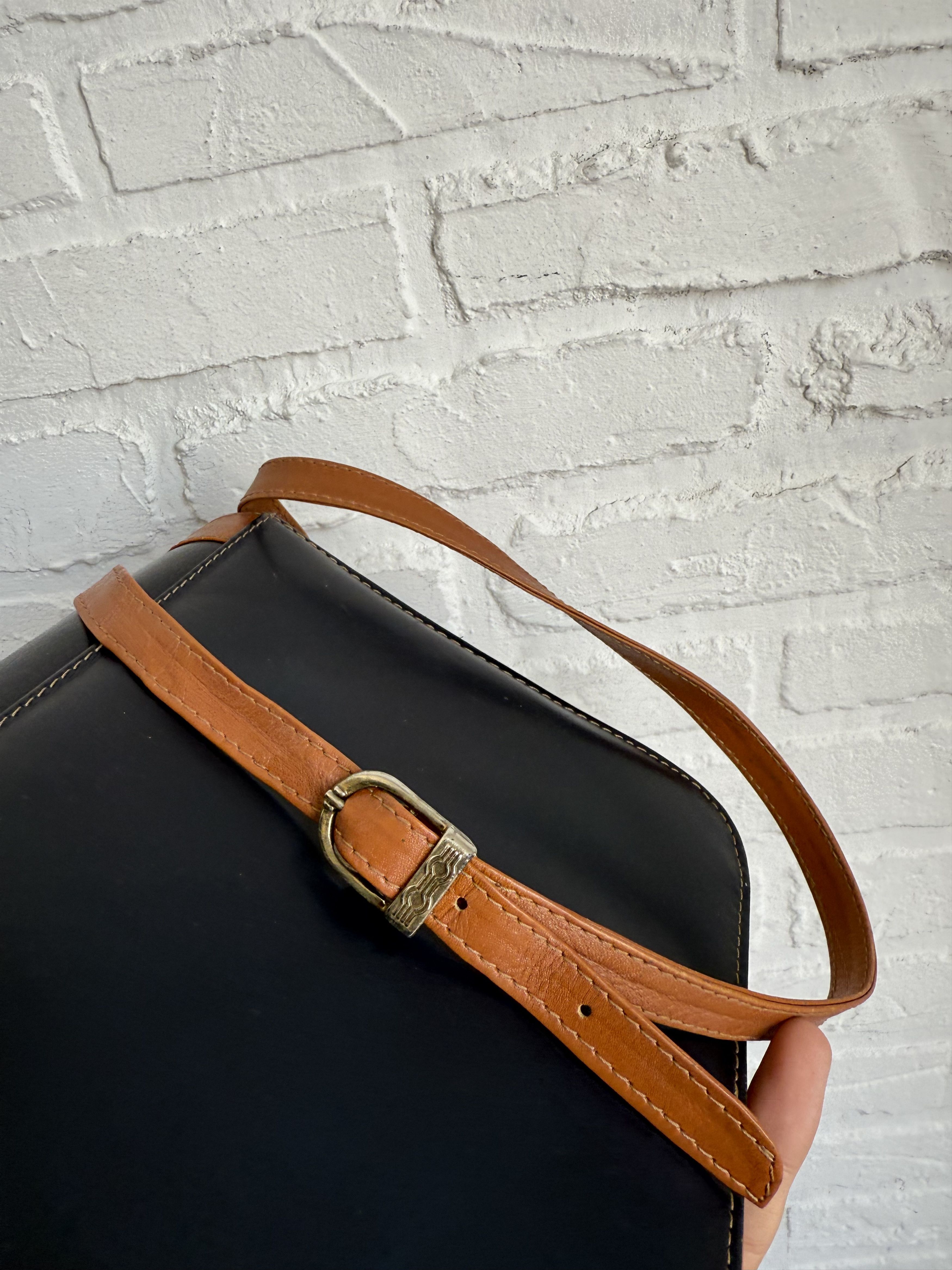 Kenzo Archive Vintage Kenzo leather messenger crossbody bag Size ONE SIZE - 8 Thumbnail