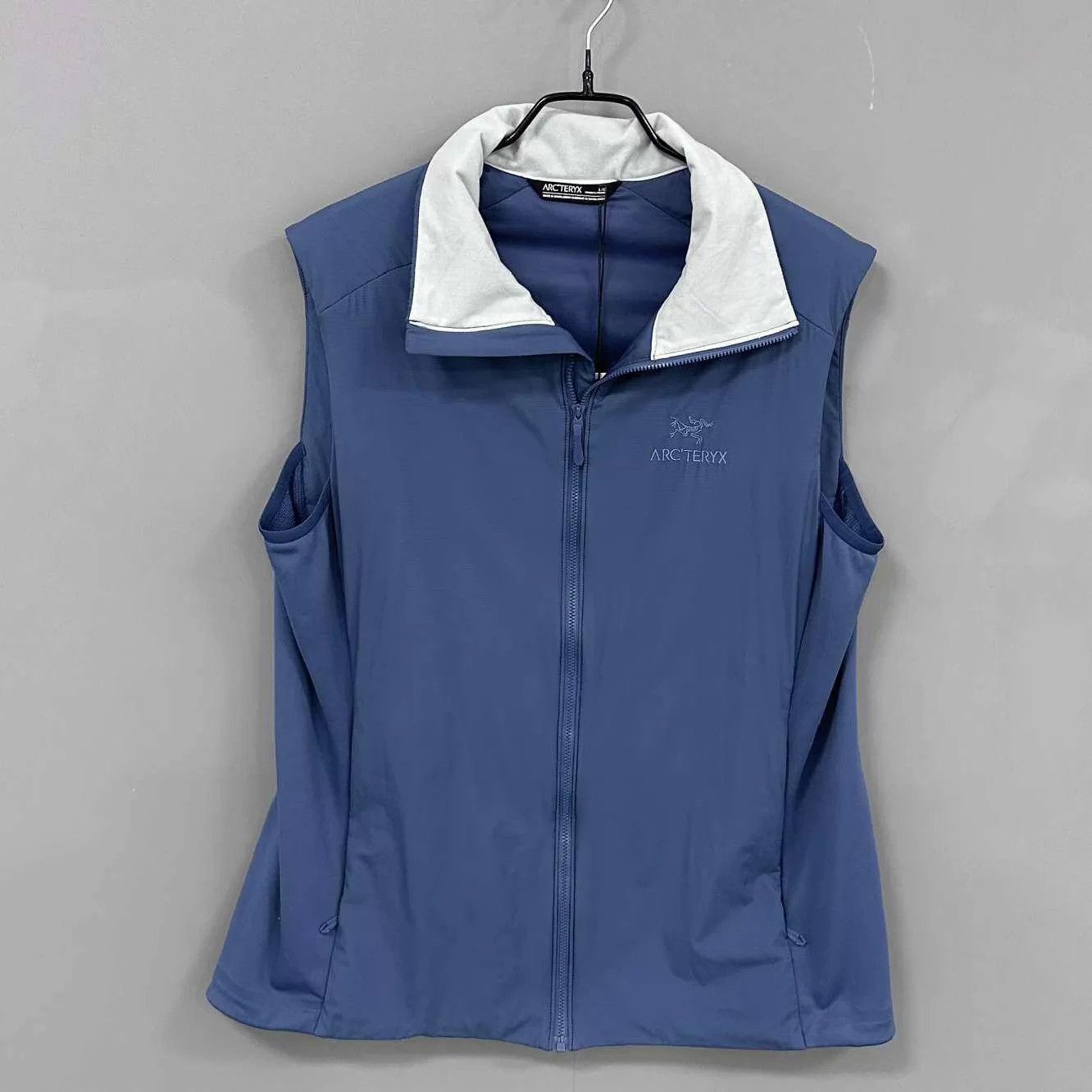 Arc'teryx ARC'TERYX Embroidered Logo Vest L Size L / US 10 / IT 46 - 1 Thumbnail