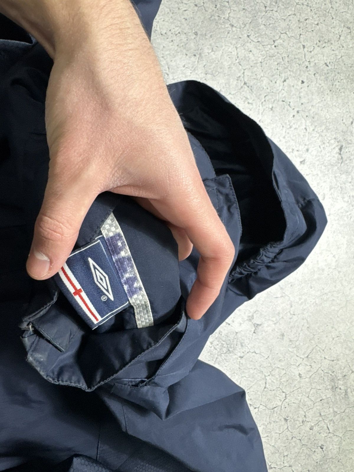 Umbro Umbro England Team Vintage Nylon Football Track Jacket Size US L / EU 52-54 / 3 - 5 Thumbnail
