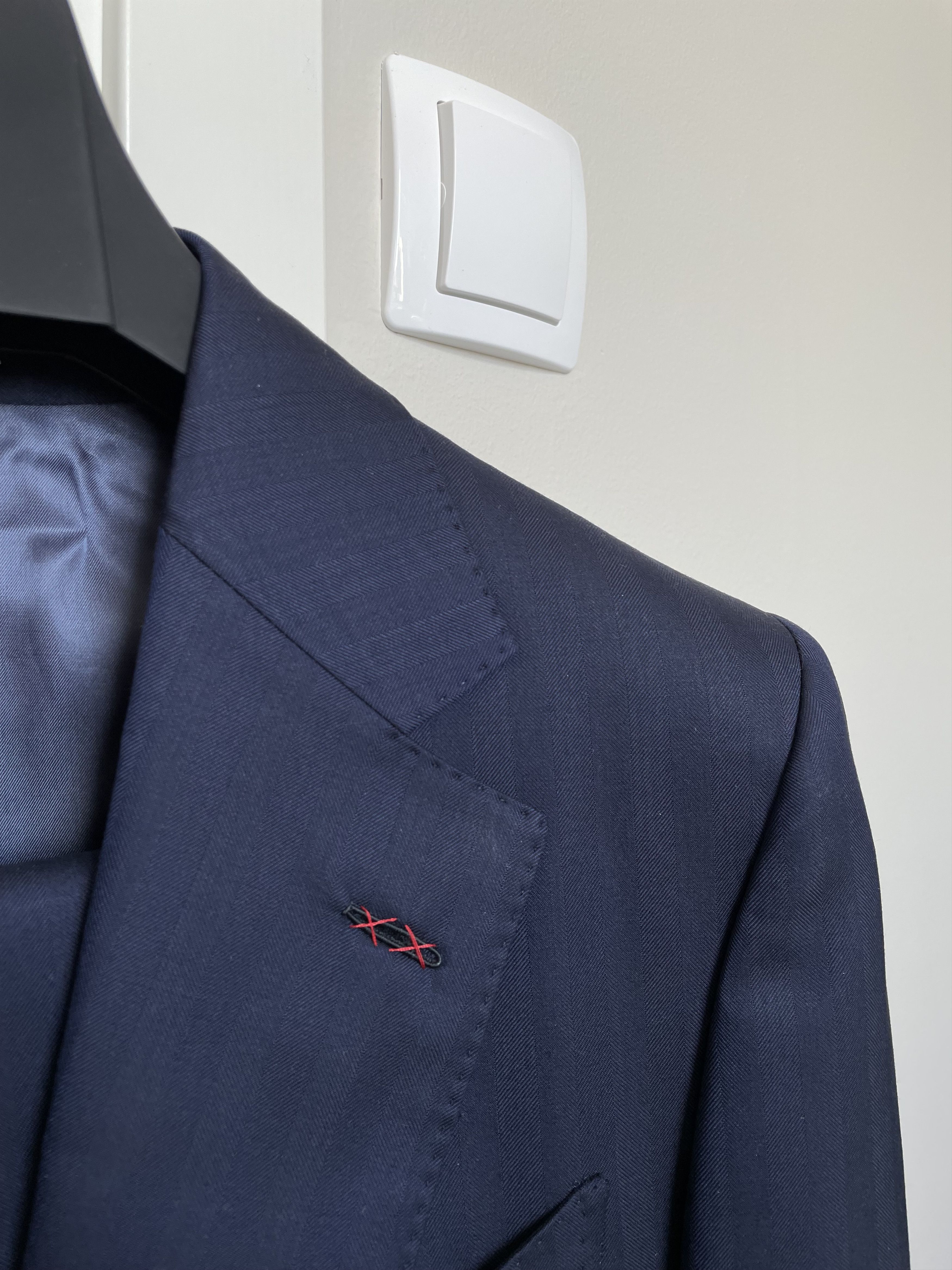 Suitsupply NWT Suitsupply navy herringbone full canvas suit, size 36R Size 36R - 2 Thumbnail