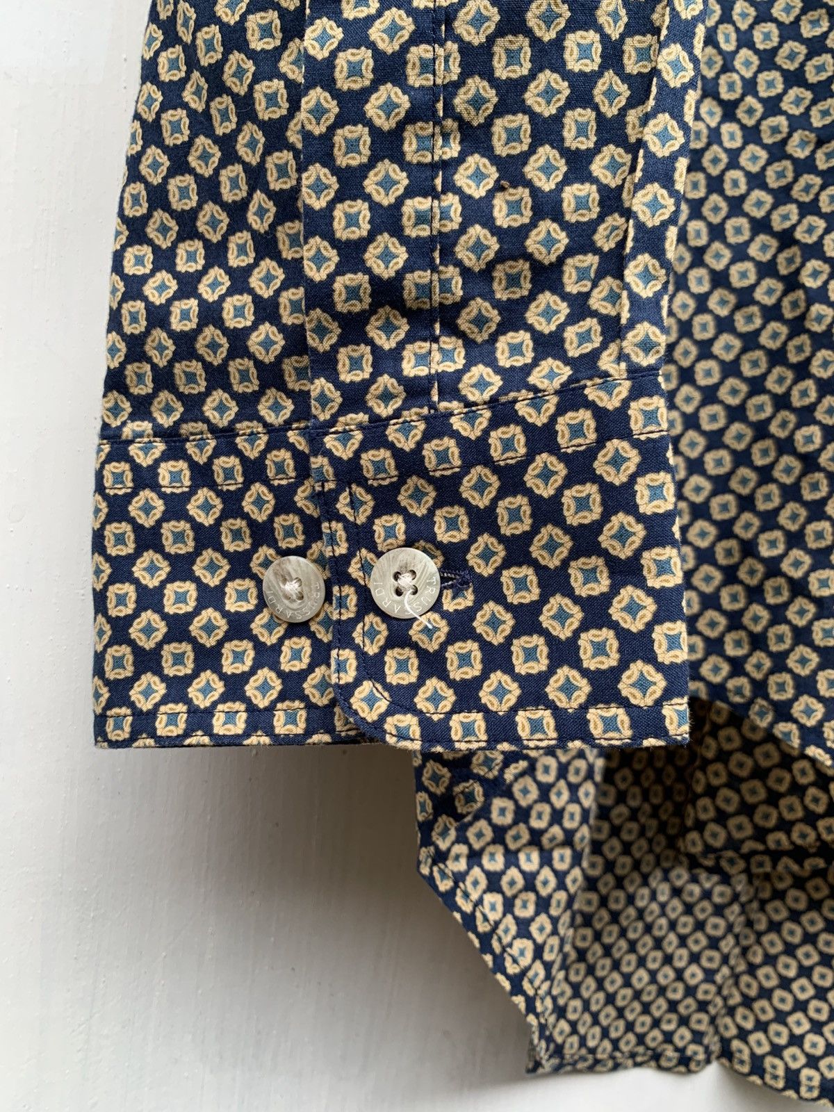 Trussardi Vintage trussardi monogram button down shirt Size US L / EU 52-54 / 3 - 5 Thumbnail