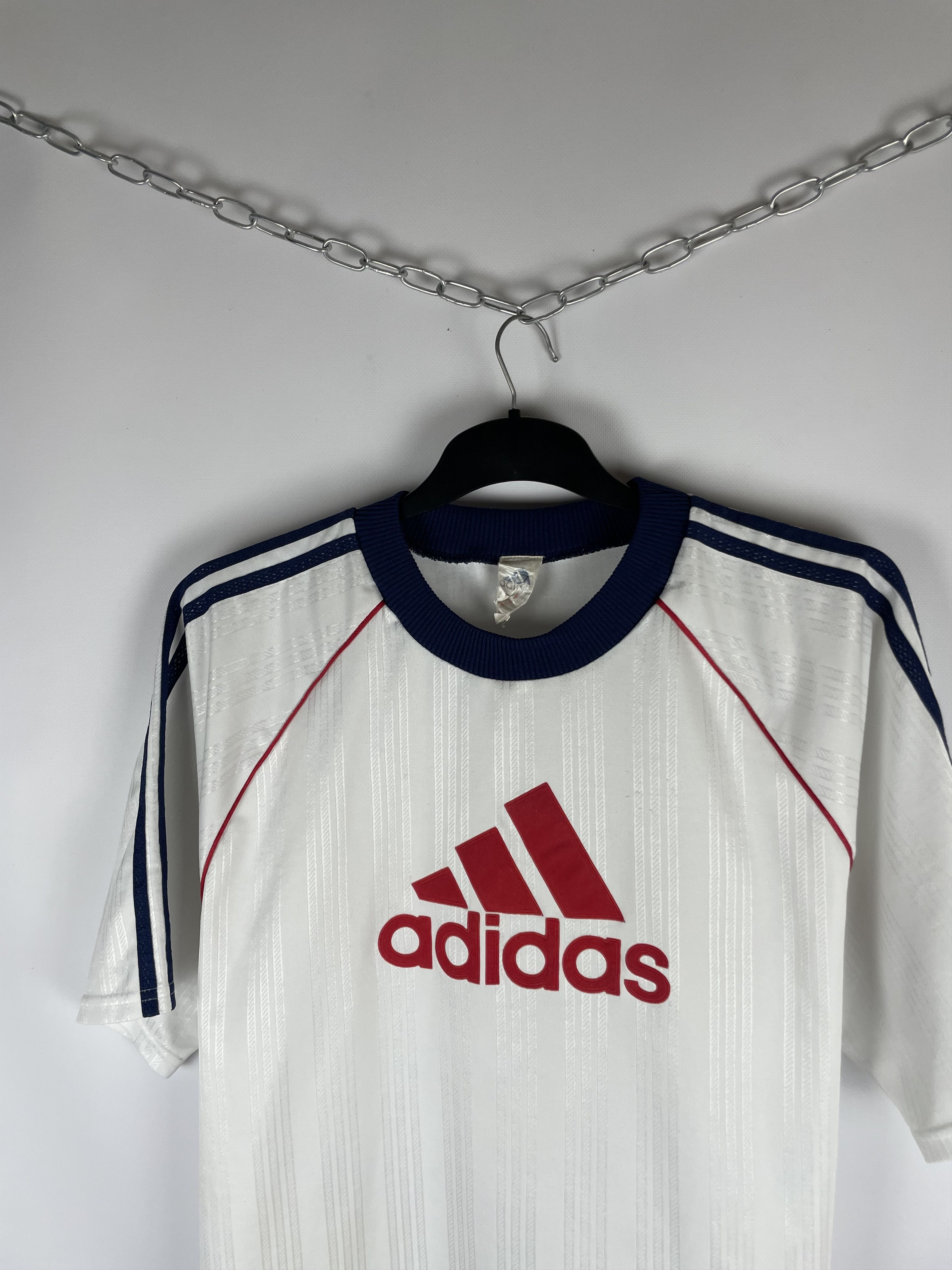 Adidas Vintage 90s Adidas Tee Stripes Streetwear Hype Size US L / EU 52-54 / 3 - 3 Thumbnail