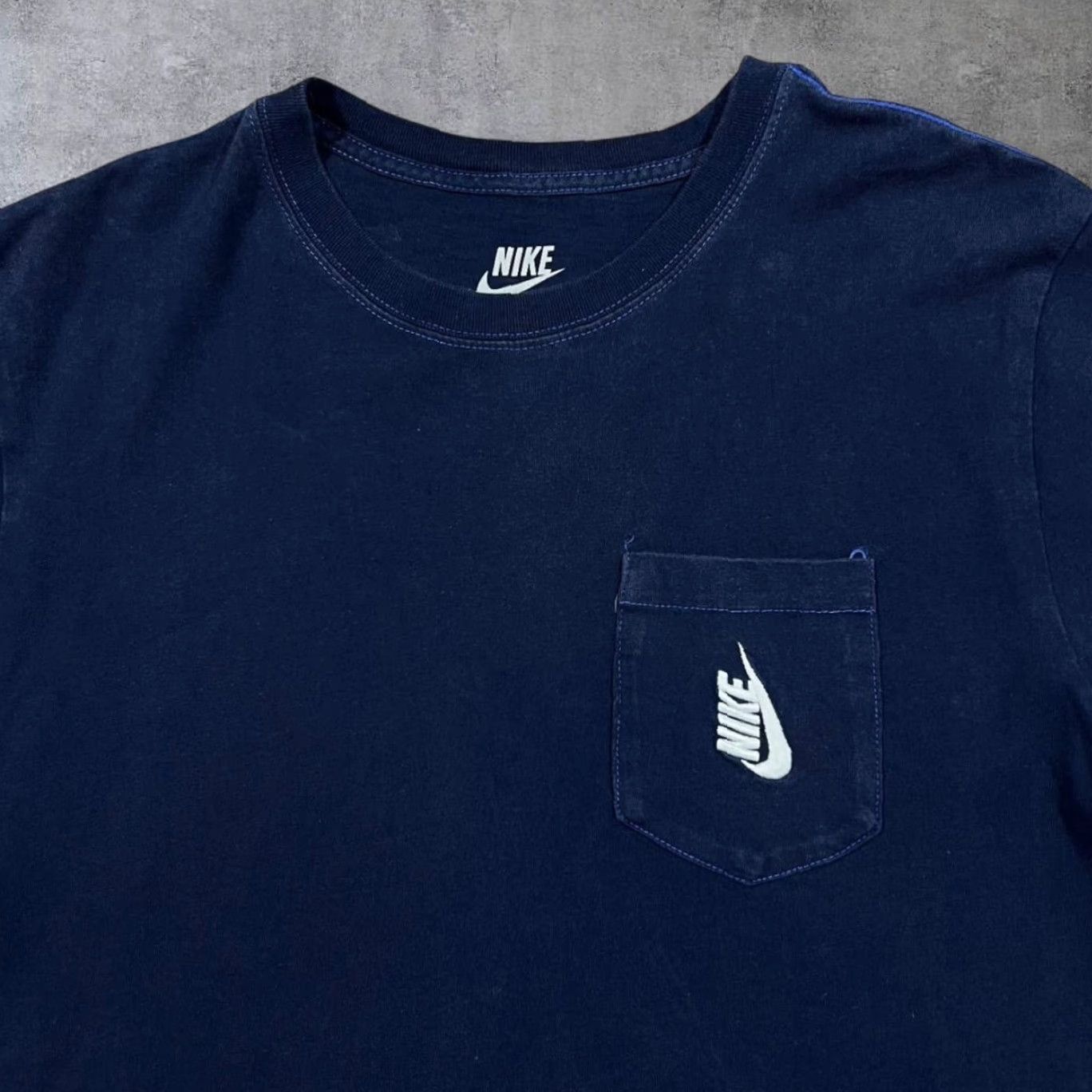 Nike NIKE T-Shirt Short Sleeve Pocket Embroidered Mini Logo Navy Blue Medium Mens Size US M / EU 48-50 / 2 - 2 Thumbnail