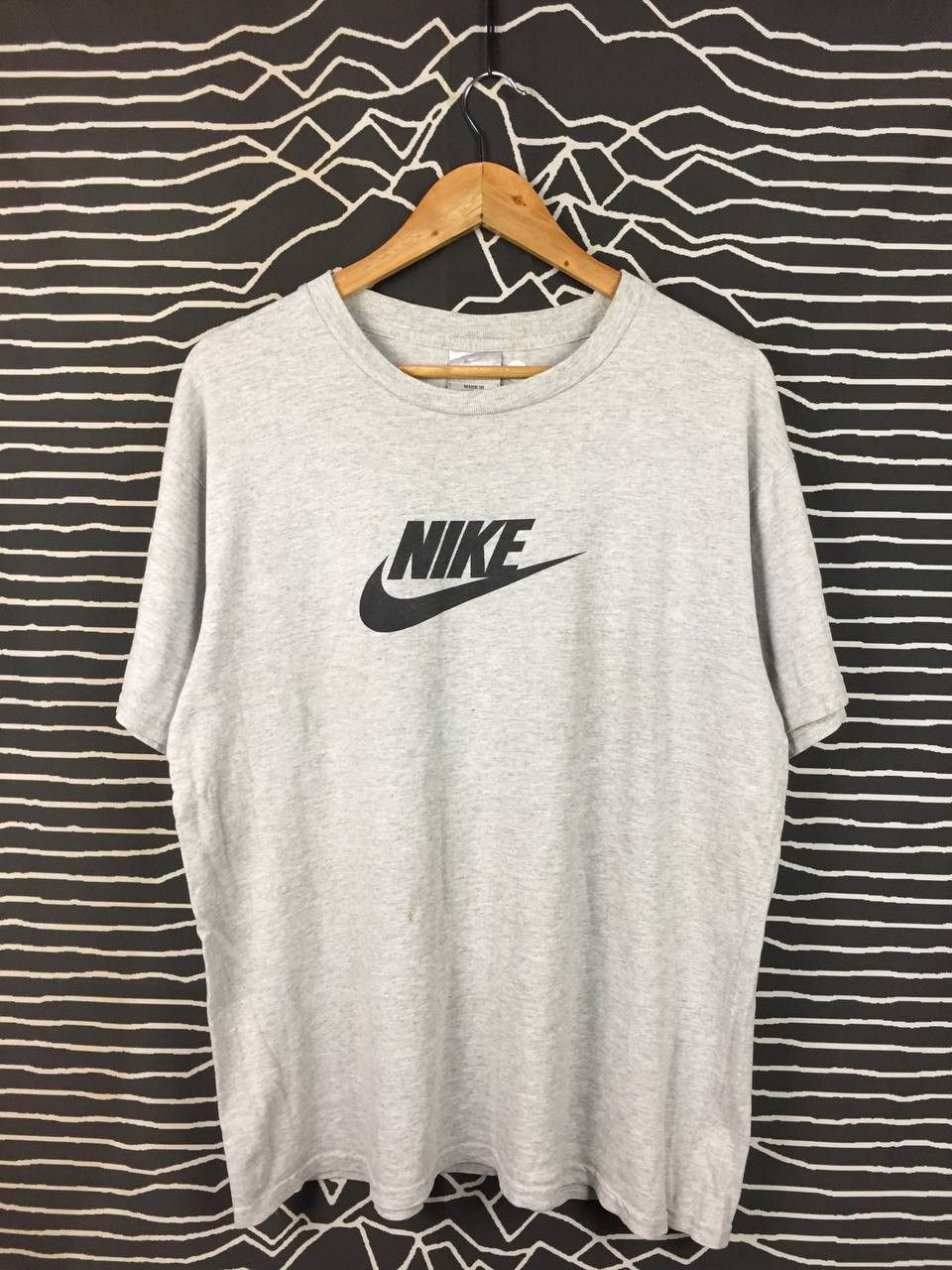 Nike Vtg 90s Nike Grey Tag Futara Logo Made in Australia Tee Size US M / EU 48-50 / 2 - 1 Thumbnail