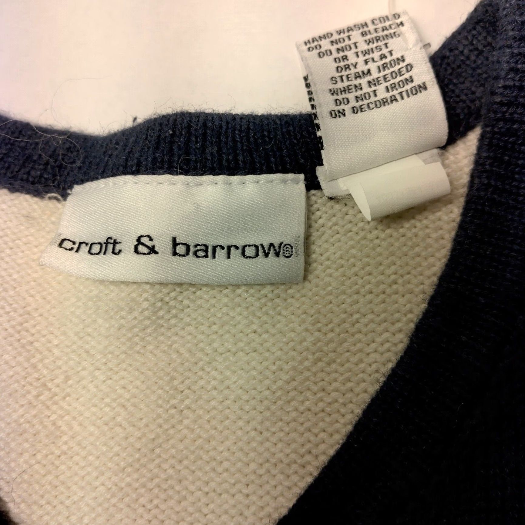 Croft & Barrow Croft & Barrow Women Cardigan USA Flag Patriotic Short Sleeve V-Neck Sweater Multicolor Patchwork Embroidered Heart Buttons Size S / US 4 / IT 40 - 7 Thumbnail