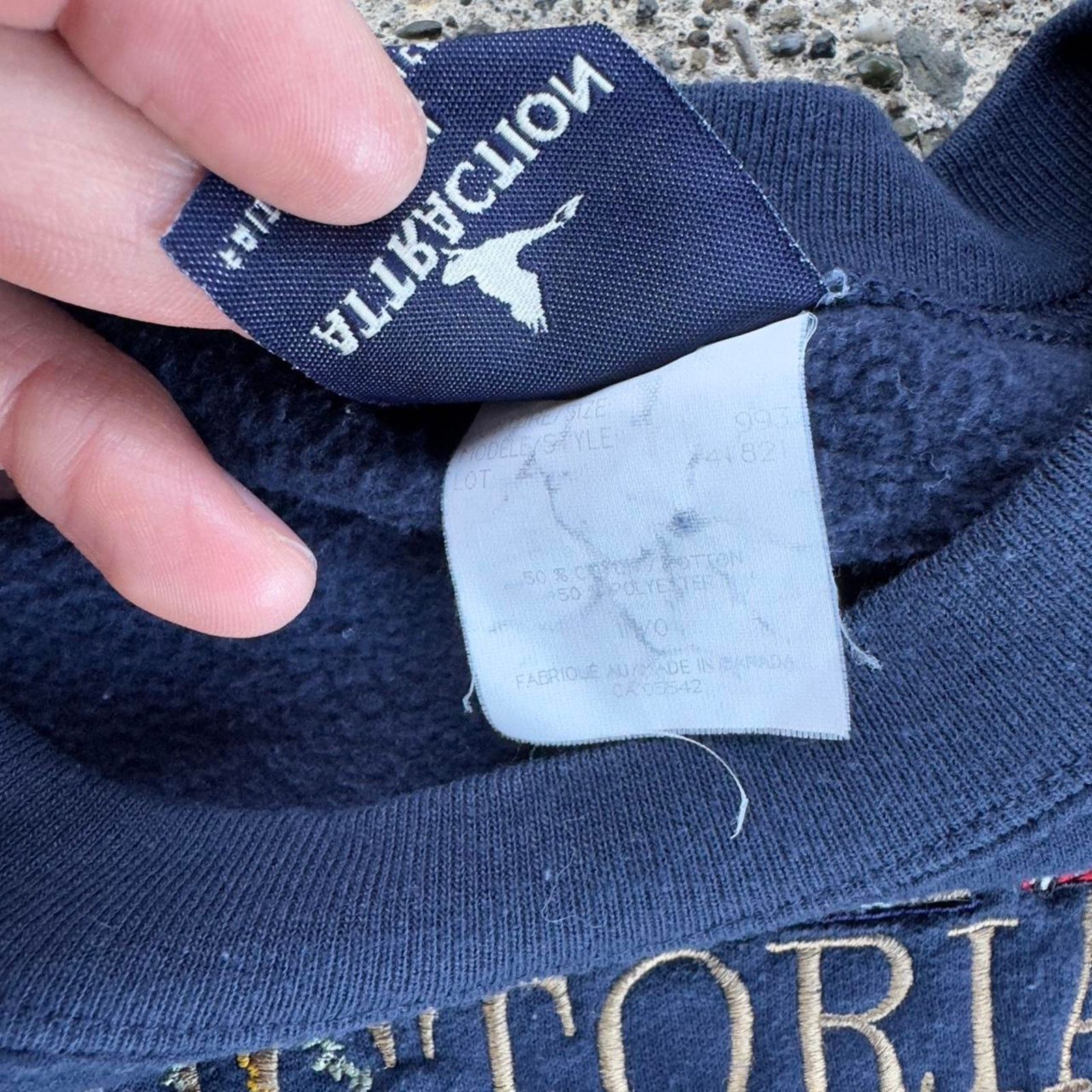 Other Victoria canada embroidered crewneck Size US XL / EU 56 / 4 - 5 Thumbnail