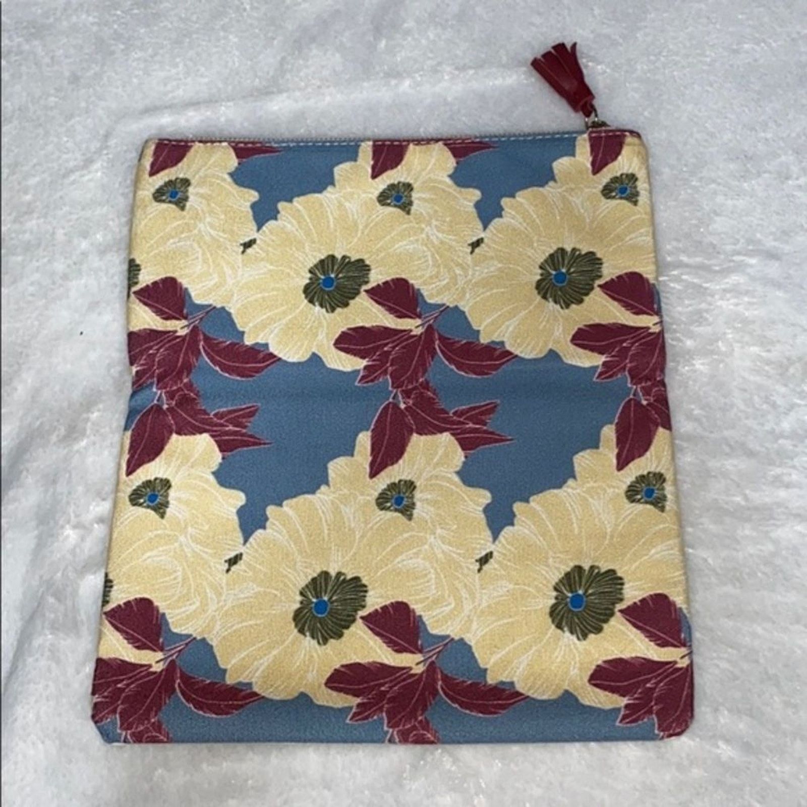 Other Chic Floral Print Fold-Over Clutch | Sz OS Size ONE SIZE - 2 Thumbnail