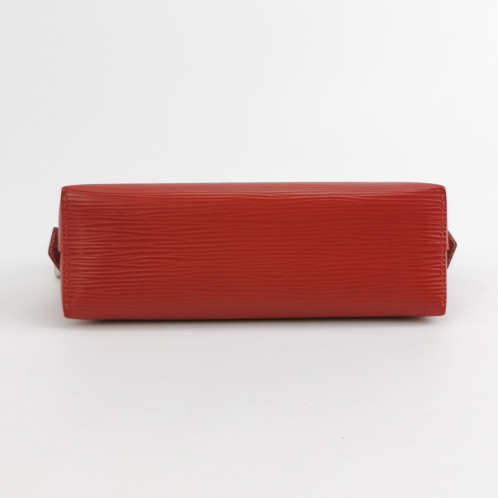 Louis Vuitton Louis Vuitton (LV) Small Cowhide Solid Color Water Ripple C Size ONE SIZE - 1 Thumbnail