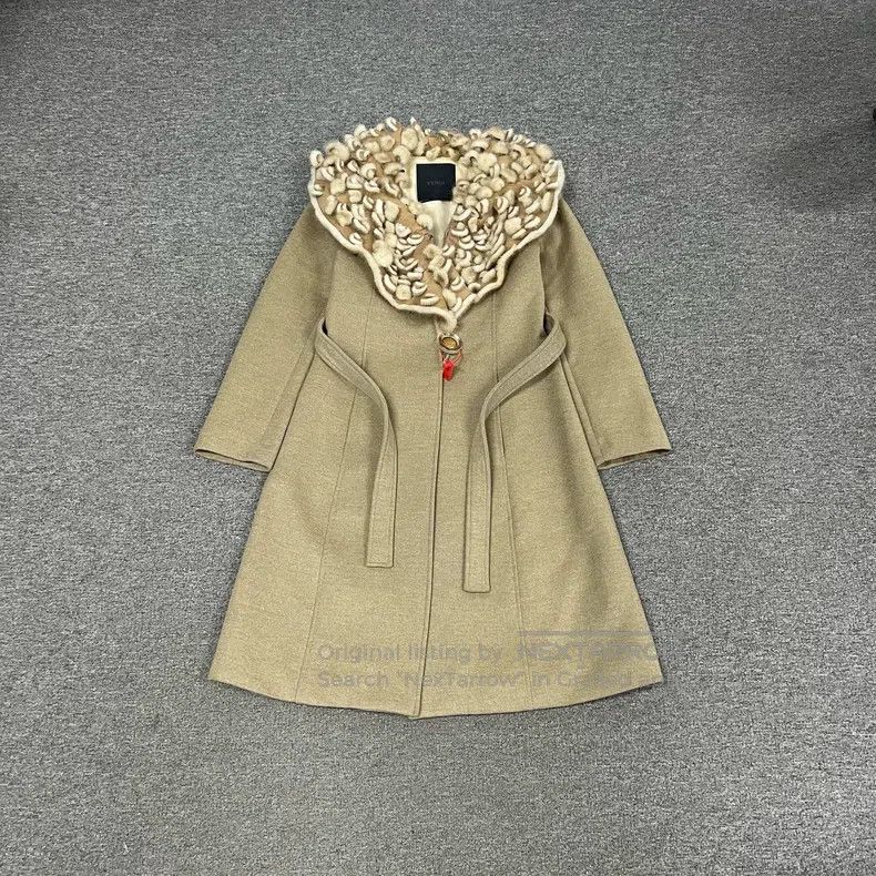 Fendi Fendi Heavy-duty rabbit fur flower collar fur coat woolen Size XS / US 0-2 / IT 36-38 - 1 Thumbnail