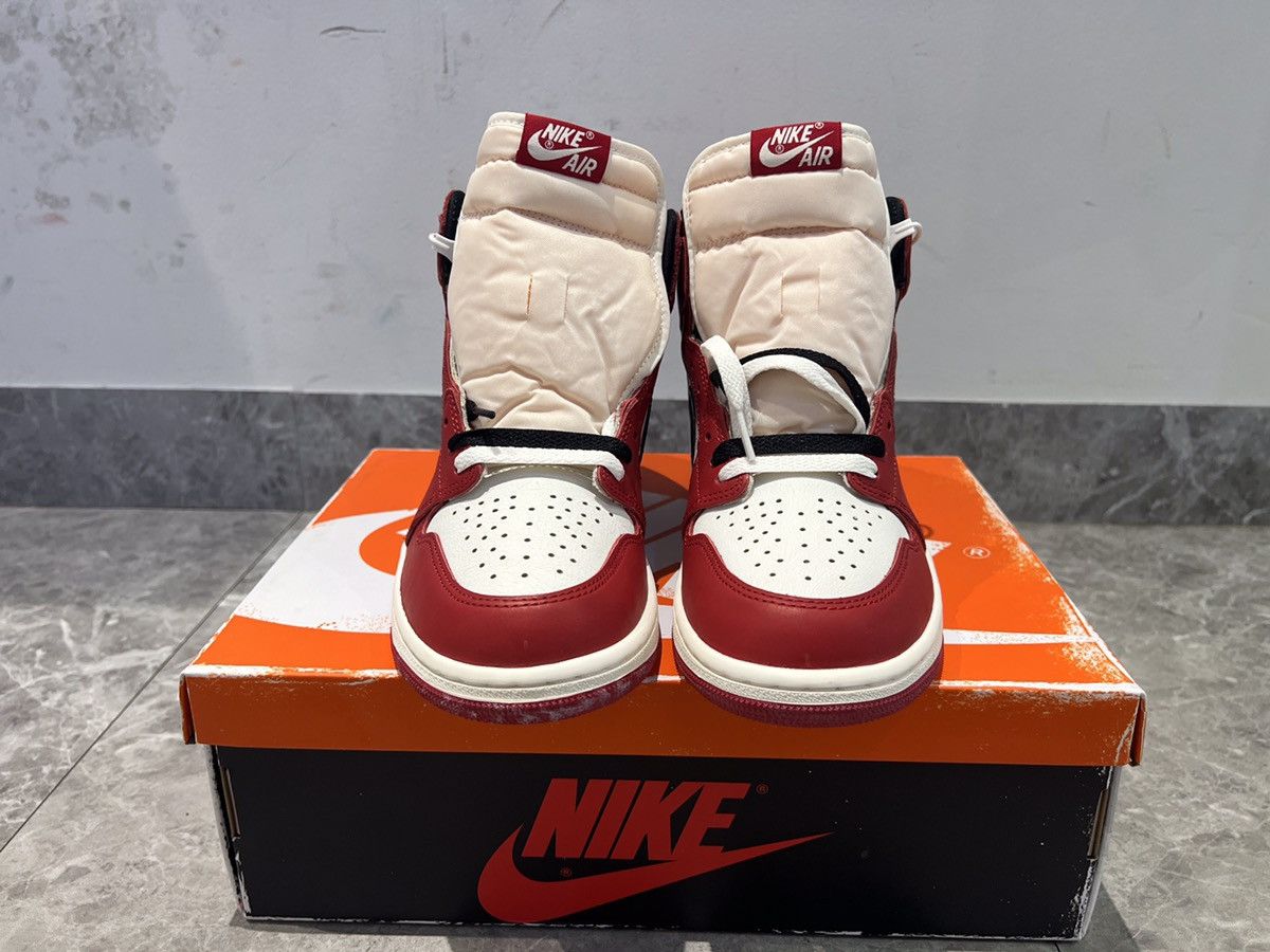 Jordan Brand Air Jordan 1 Retro High OG Chicago Lost and Found Size US 9 / EU 42 - 3 Thumbnail