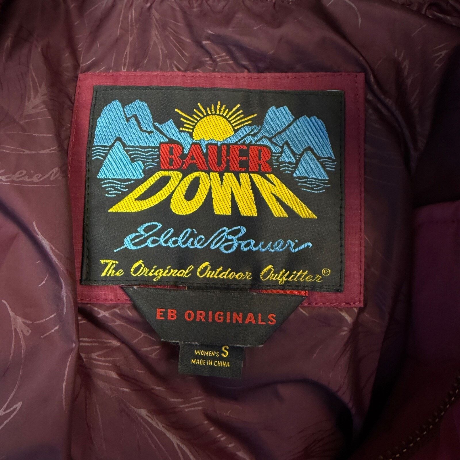 Eddie Bauer Eddie Bauer S burgundy Skyliner model quilted down jacket Size S / US 4 / IT 40 - 14 Thumbnail