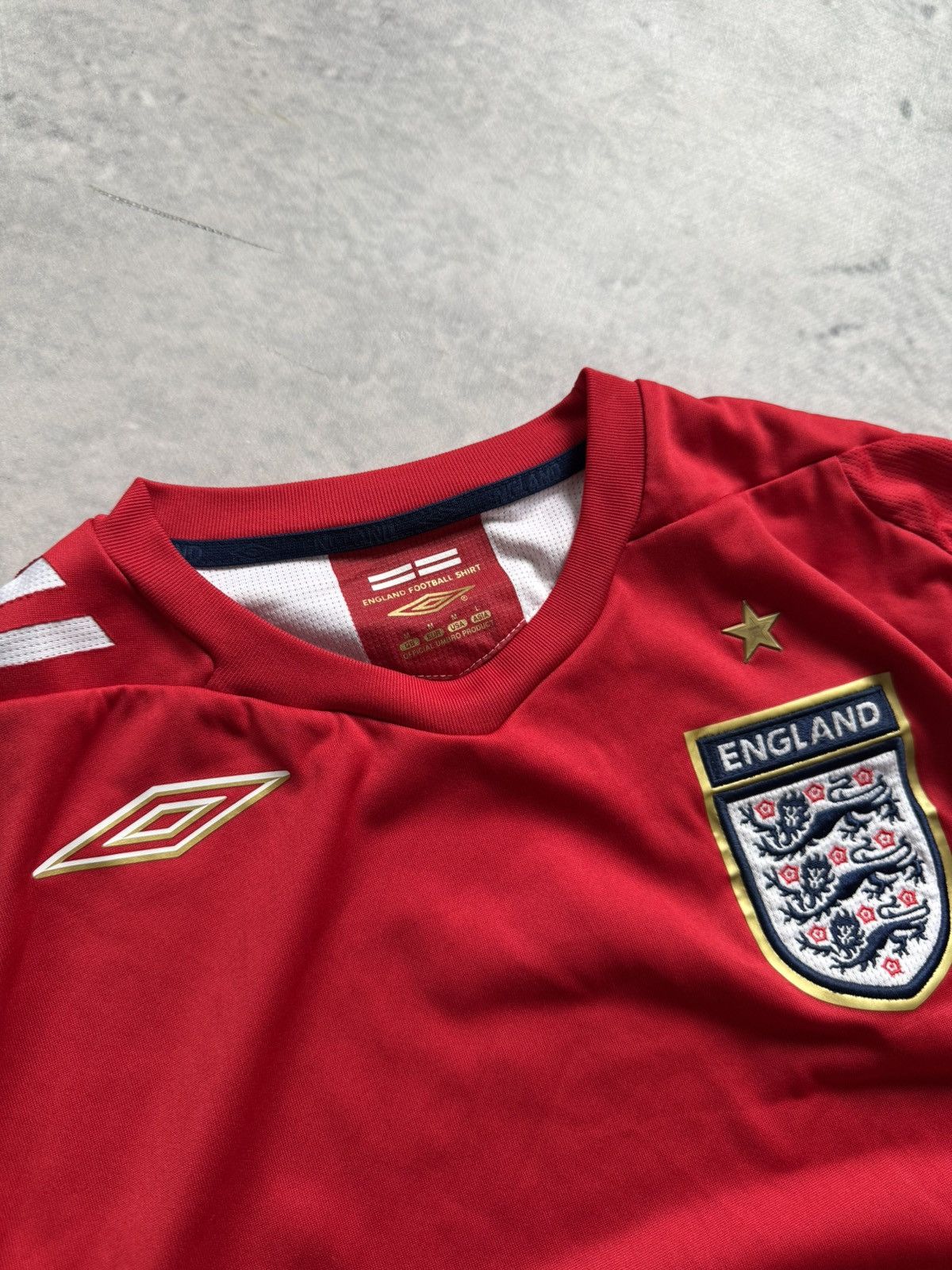 Umbro Umbro England jersey red tee Size US M / EU 48-50 / 2 - 4 Thumbnail