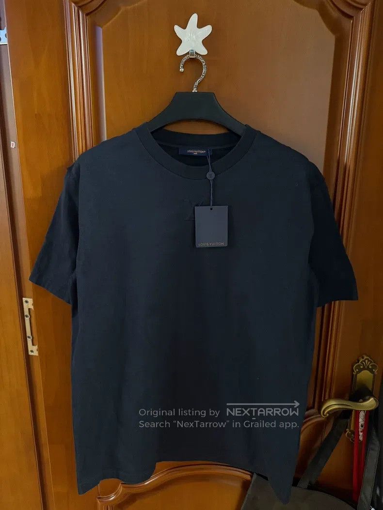Louis Vuitton Louis Vuitton Embossed logo short sleeve Size US XXL / EU 58 / 5 - 1 Thumbnail