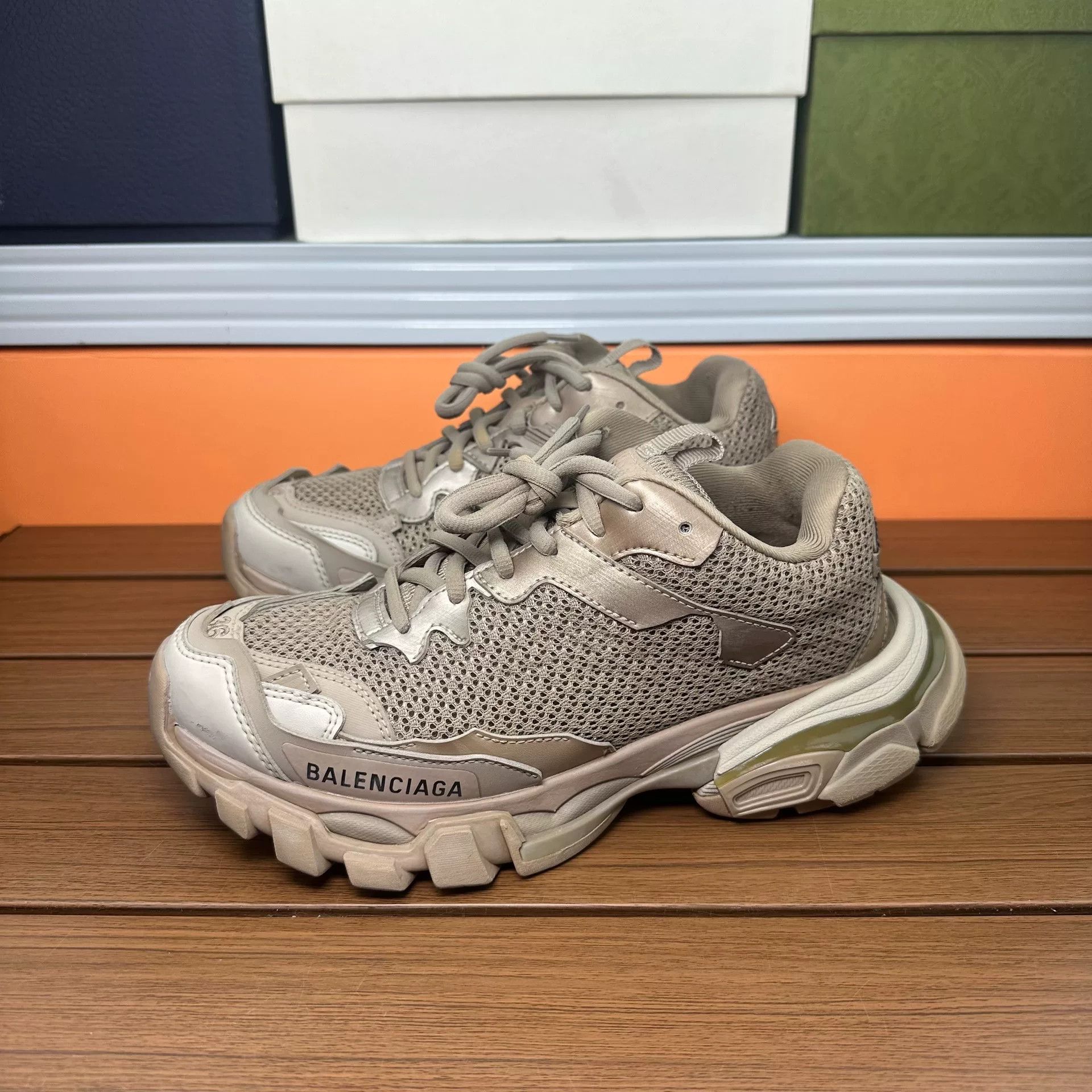 Balenciaga Balenciaga Distressed Brown Lowtop Sneakers it_36 Women Size US 6 / IT 36 - 1 Thumbnail