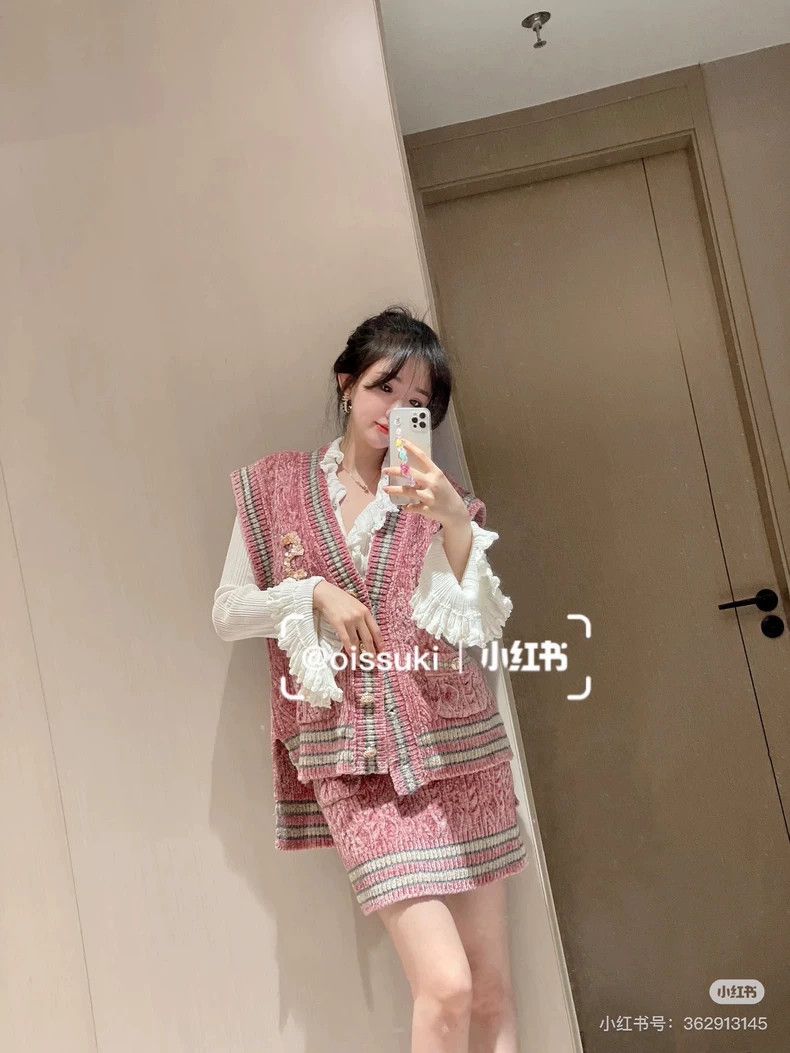 Chanel Chanel Pink velvet heavy industry stud beads size 5 sweater Size XS / US 0-2 / IT 36-38 - 6 Thumbnail