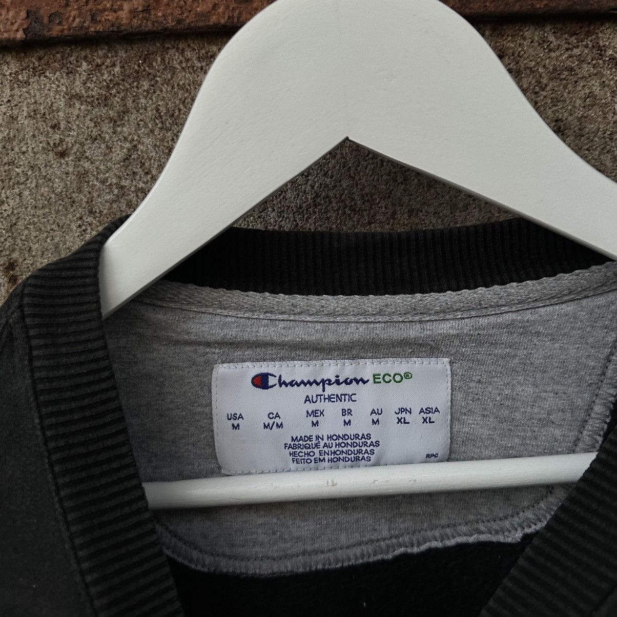 Champion Vintage Champion Sweatshirt Small Logo Size M Y2K 00s Used Size US M / EU 48-50 / 2 - 5 Thumbnail