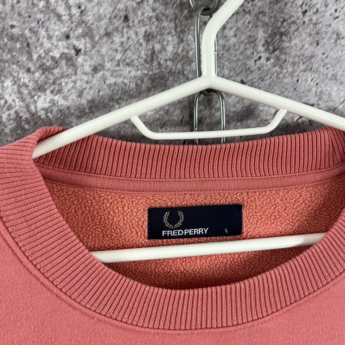 Fred Perry × Vintage Fred Perry Sweatshirt Crew Neck Big Logo Embroidery Size L Size US L / EU 52-54 / 3 - 10 Thumbnail