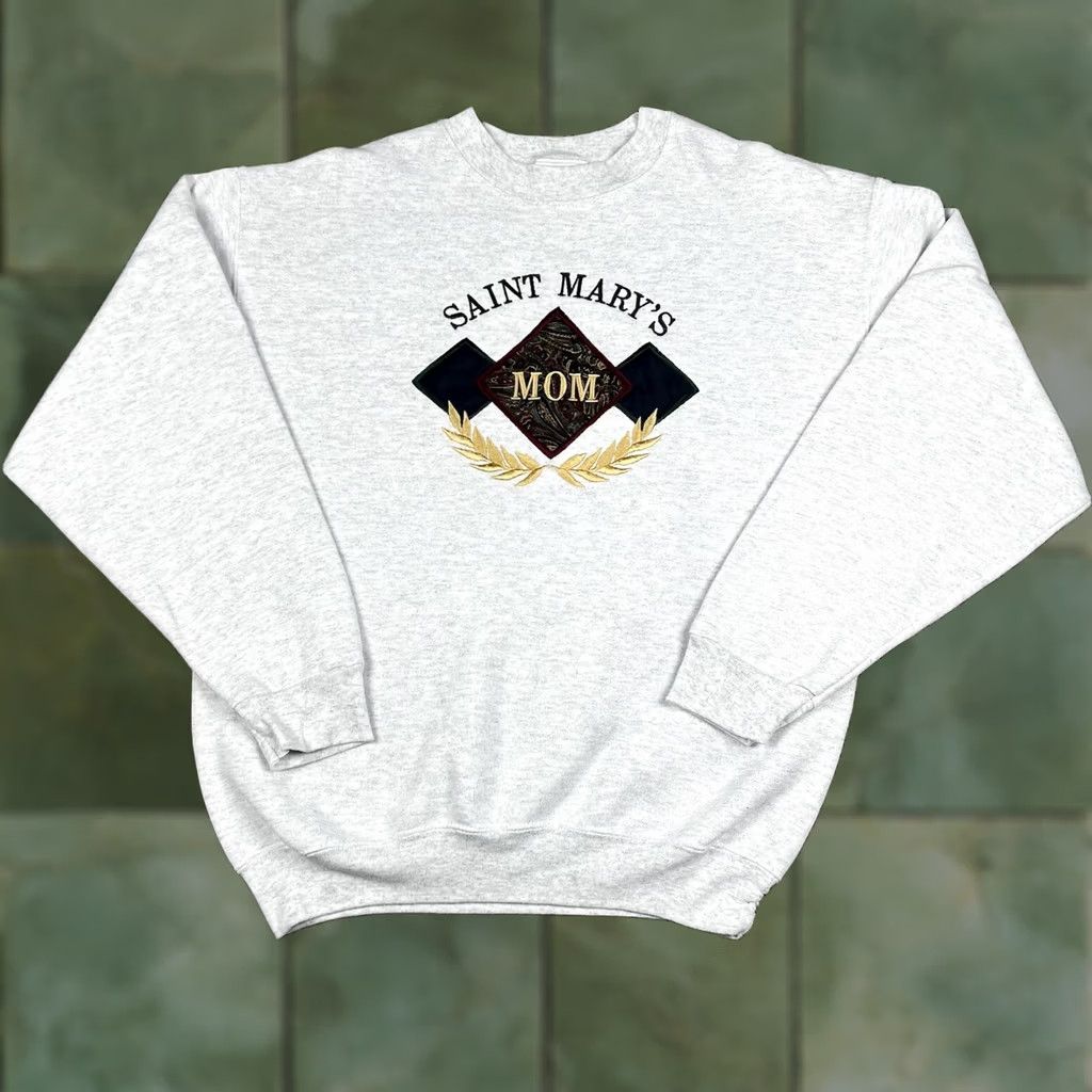 Vintage VINTAGE Saint Mary’s Mom Embroidered Crewneck Sweatshirt Large USA Player Sweatshirt Womens Crewneck 90s Gray Size L / US 10 / IT 46 - 1 Thumbnail