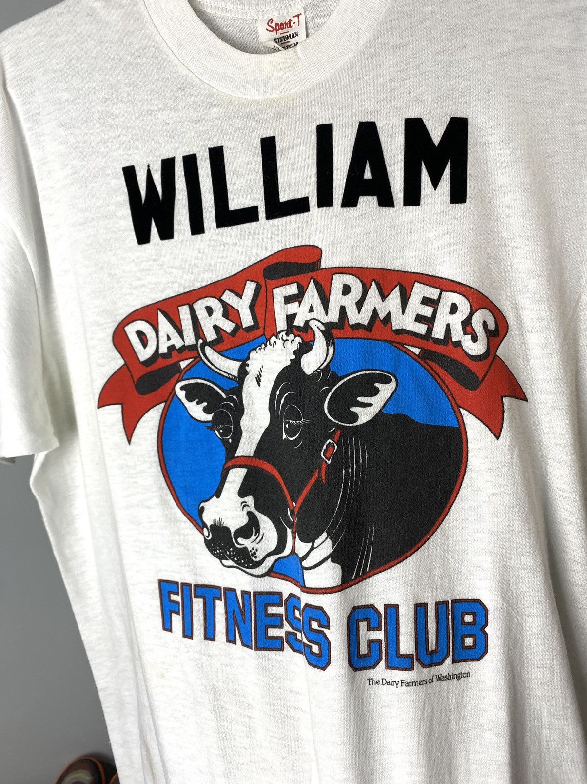 Vintage Vintage 1980’s William Dairy Farmers Fitness Club Art TShirt Size US XL / EU 56 / 4 - 3 Thumbnail