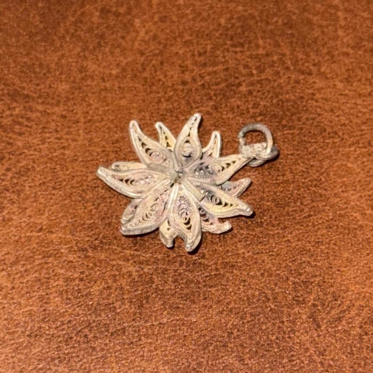 Designer Vintage Sterling Silver Flower Pendant/Charm Size ONE SIZE - 4 Thumbnail