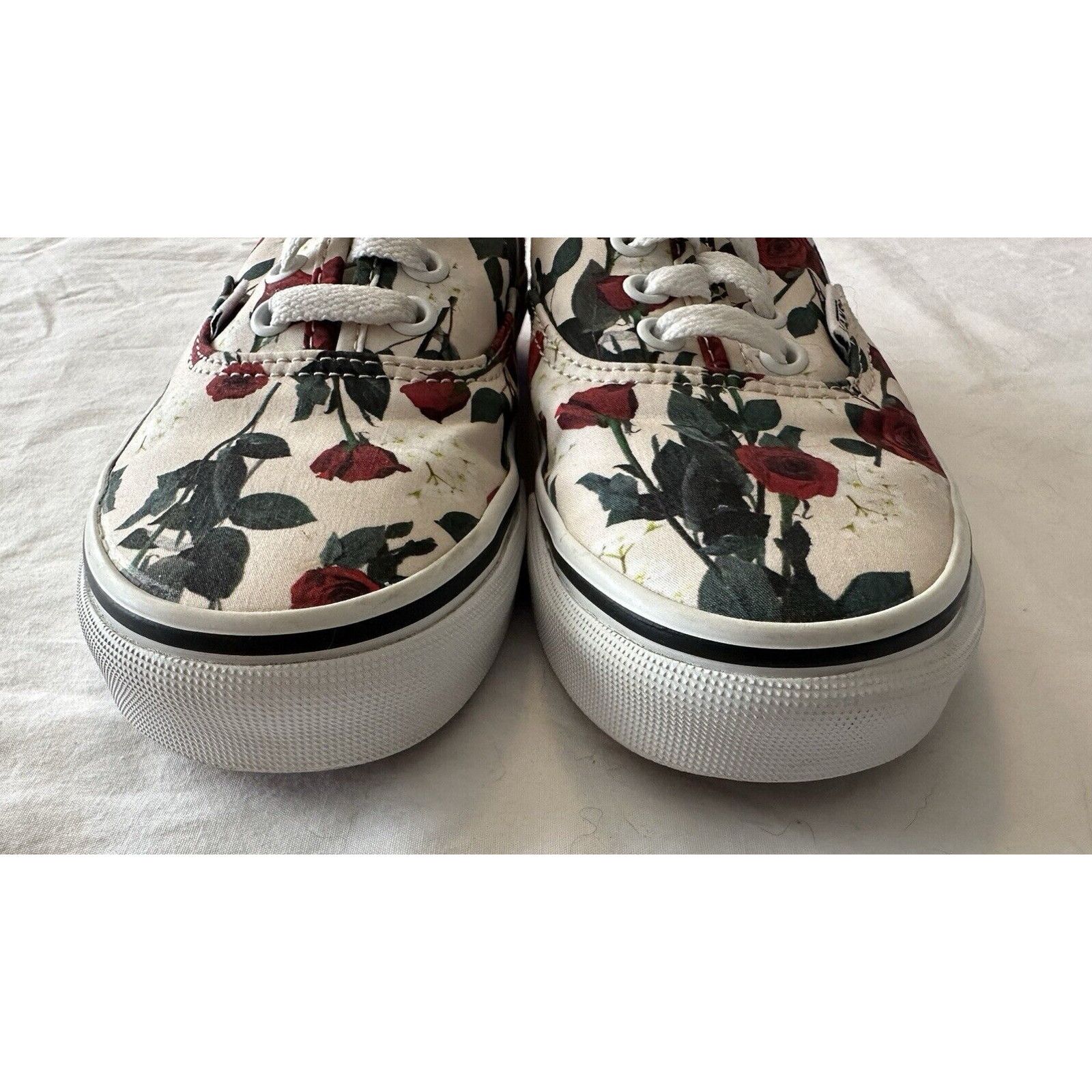 Vans VANS Authentic shoes women Sz 5.5/ Mens 4 Roses Flower Skate Size US 5.5 / IT 35.5 - 3 Thumbnail